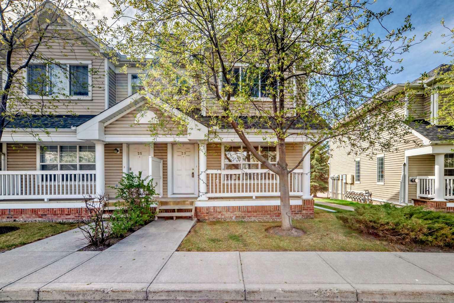 Photo de la propriété: 29 Country Village Gate NE AB T3K 0E7