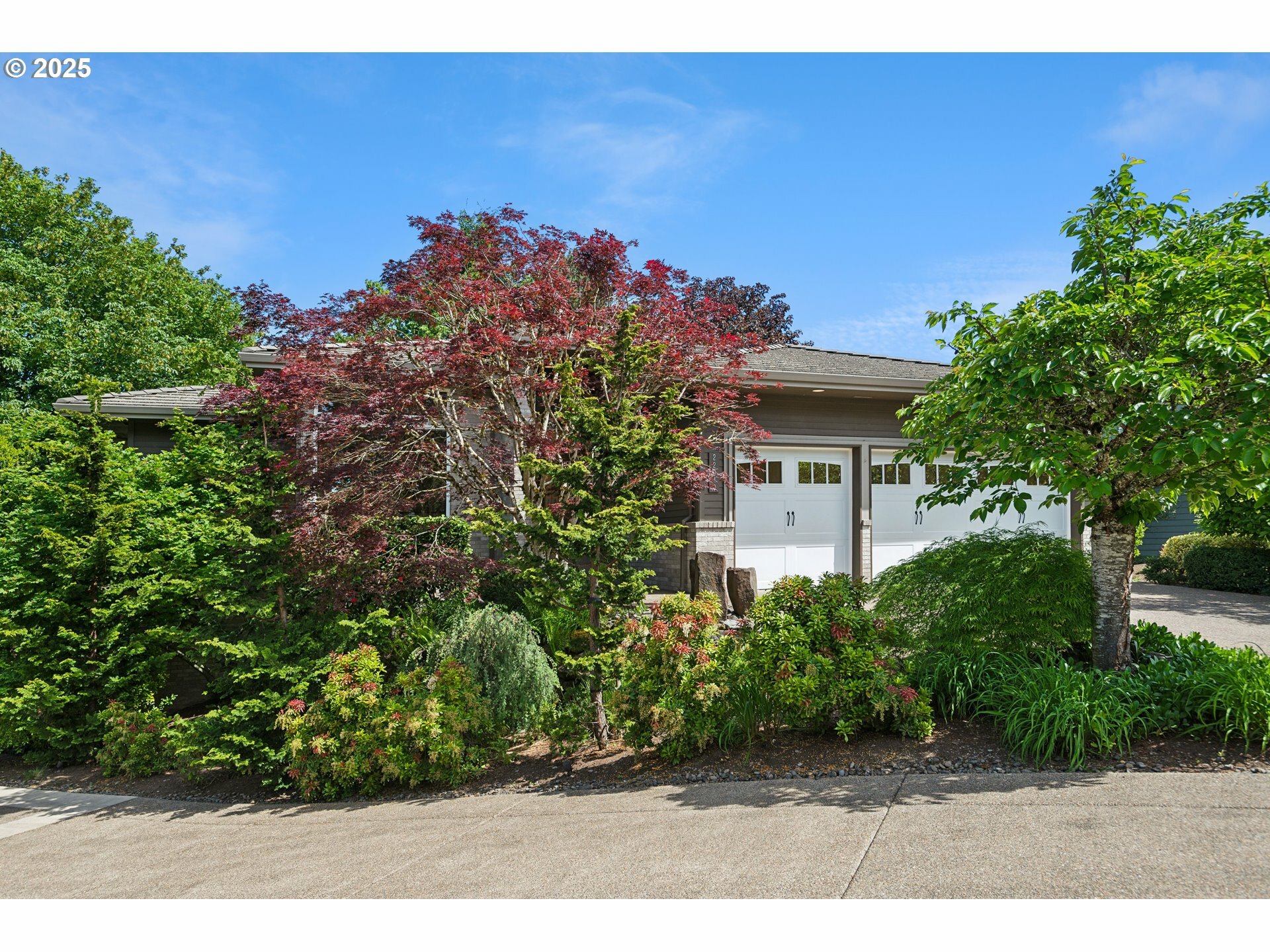 Property Photo: 22040 Shannon Pl OR 97068