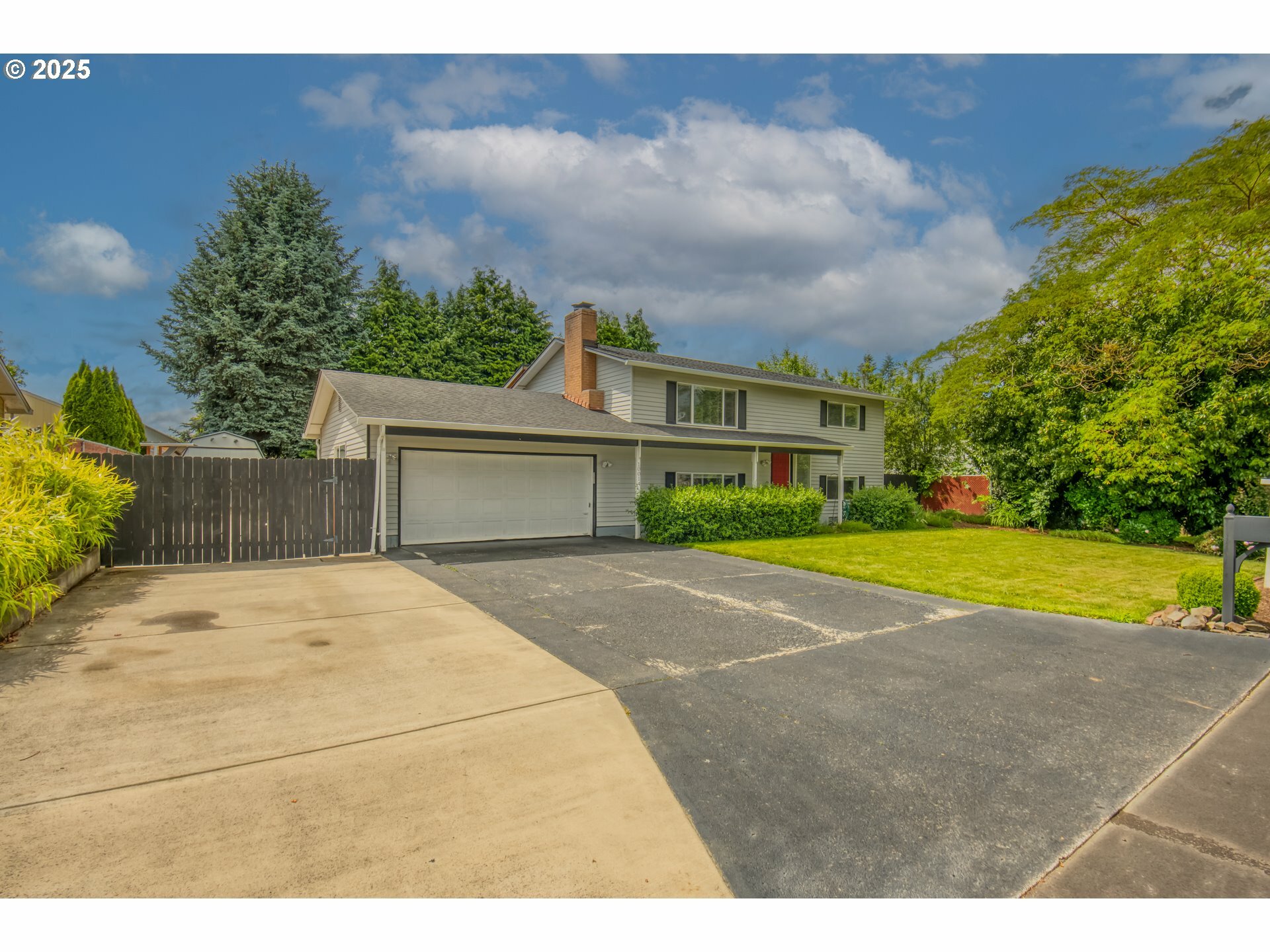 Property Photo:  10014 NW 16th Ave  WA 98685 