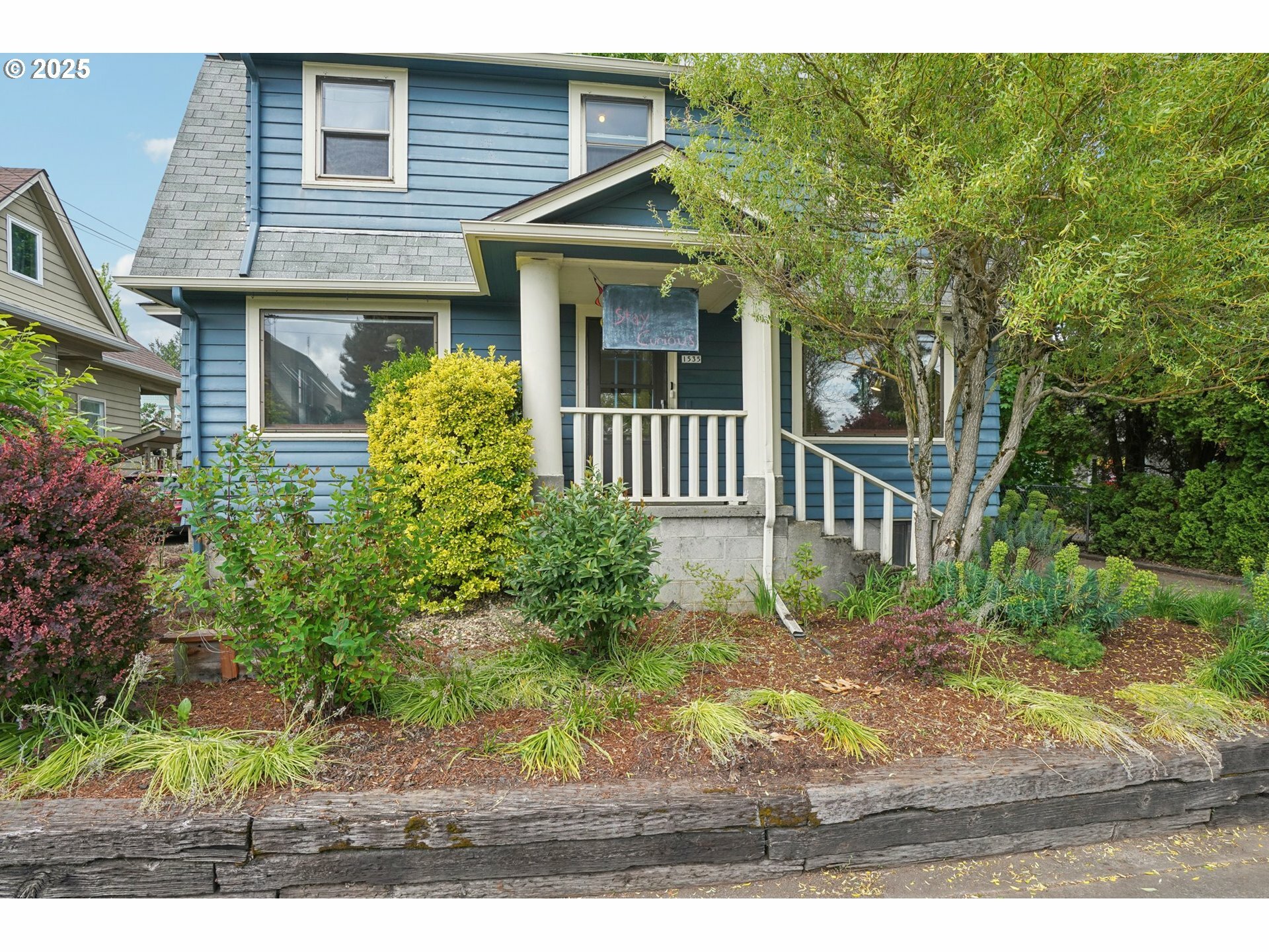 1535 SE Tacoma St  Portland OR 97202 photo