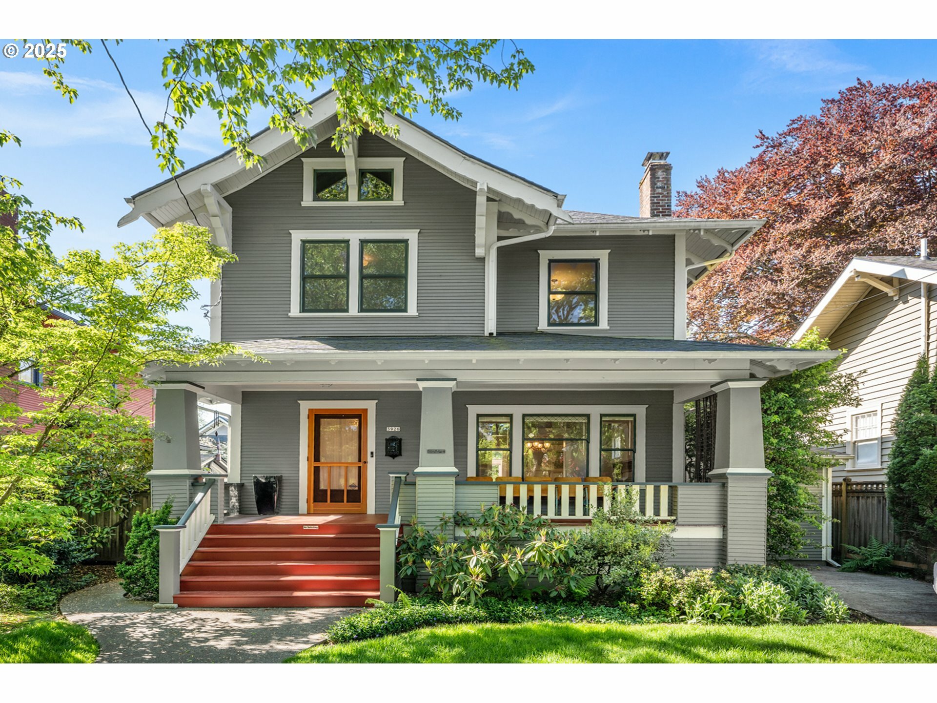 Property Photo: 3926 NE Davis St OR 97232