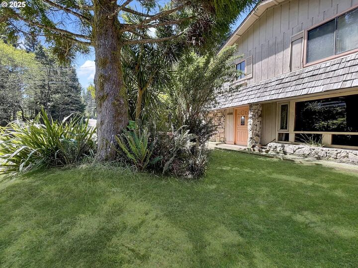 Property Photo: 95629 Cape Ferrelo Rd OR 97415
