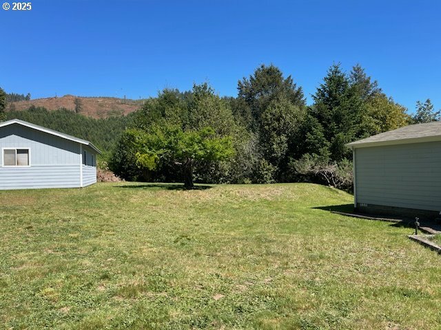 Property Photo: 98427 Van Pelt Dr OR 97415