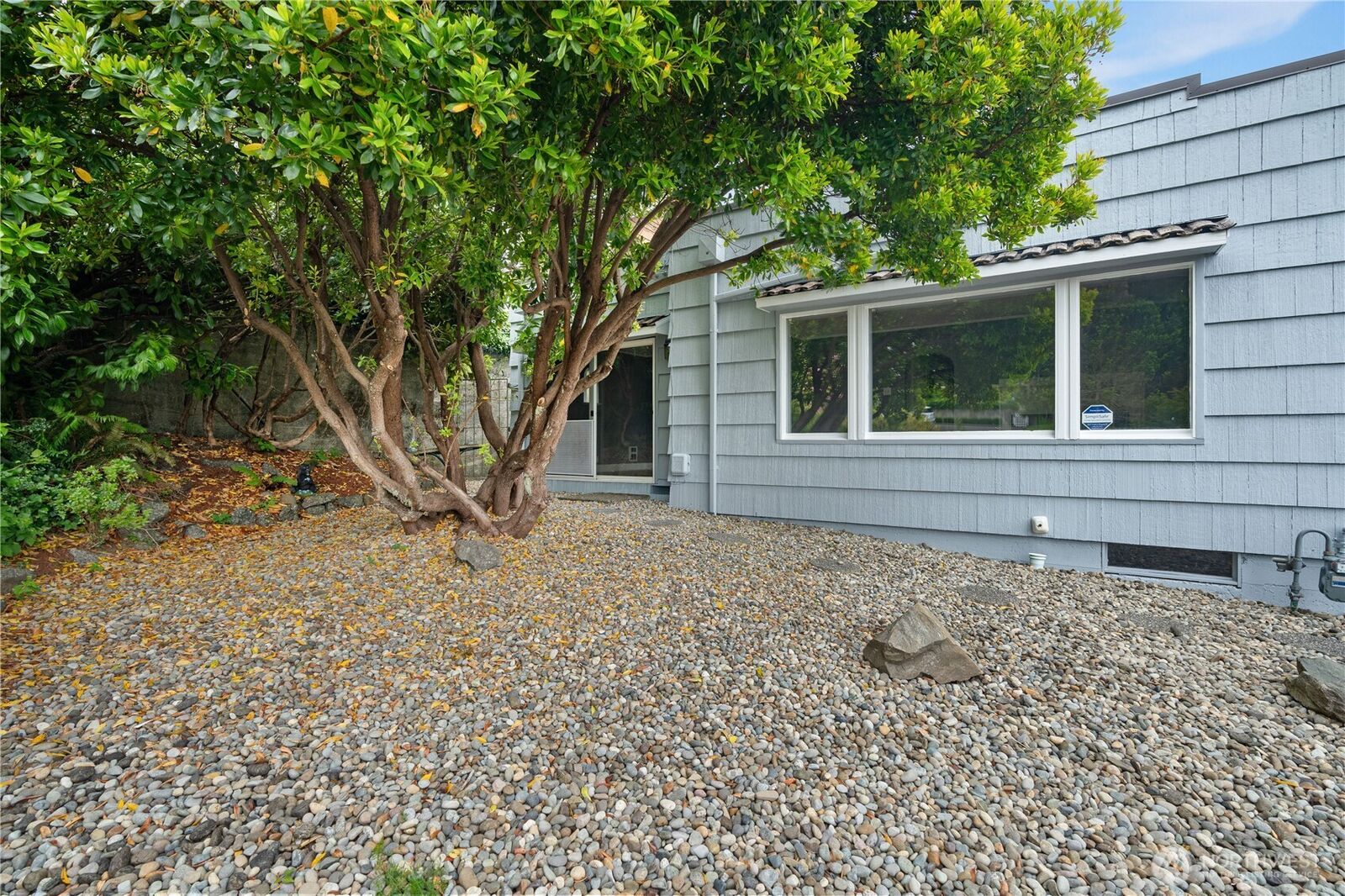 Property Photo:  1250 N Broadway Street  WA 98520 