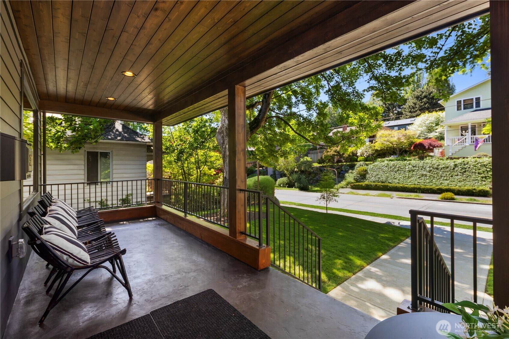 Property Photo: 3018 22nd Avenue W WA 98199