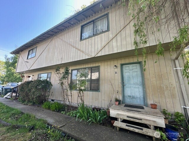Property Photo: 2325 Yew Street B WA 98229