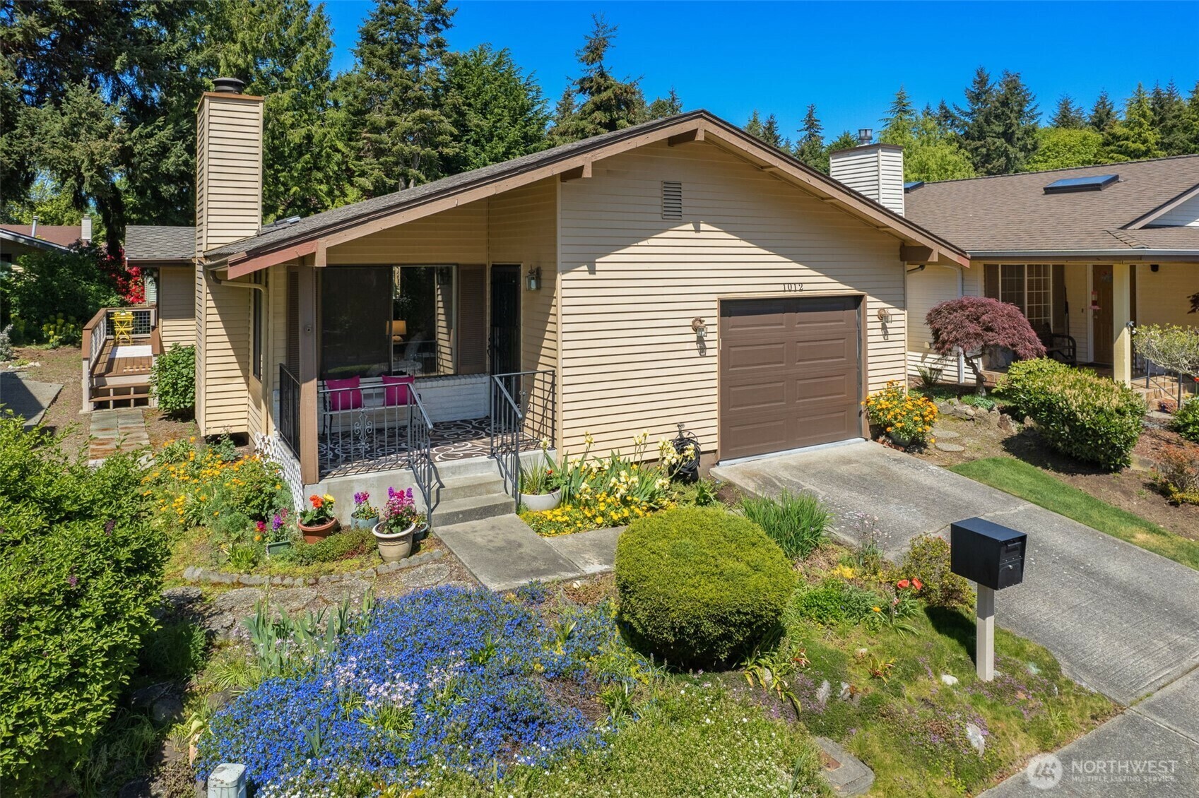 Property Photo: 1012 S 246th Place WA 98198