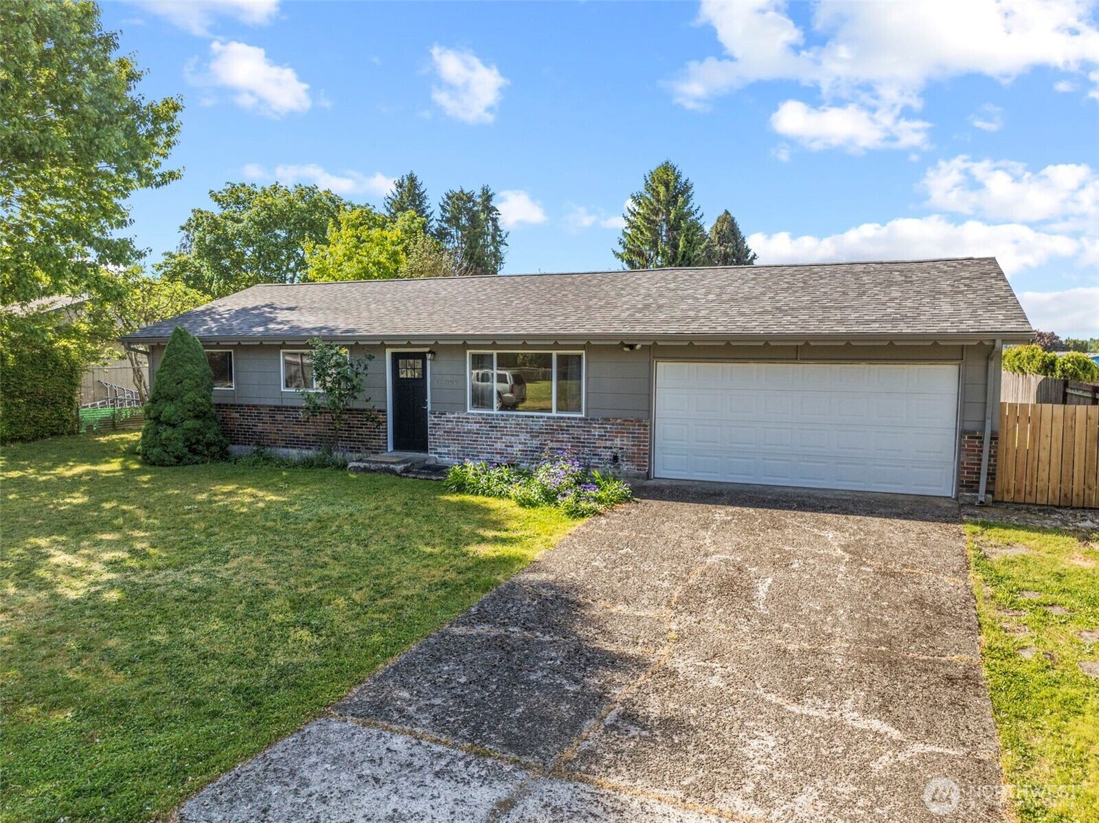 Property Photo:  13005 NE 71st Street  WA 98682 