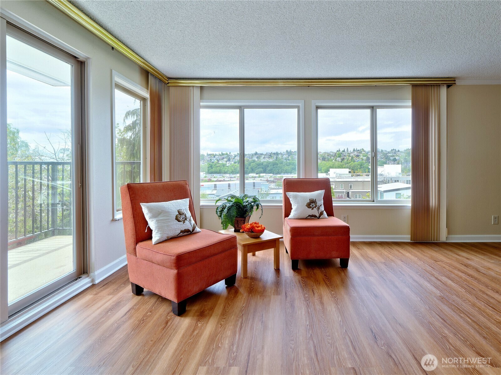 Property Photo: 2219 13th Avenue W 1 WA 98119