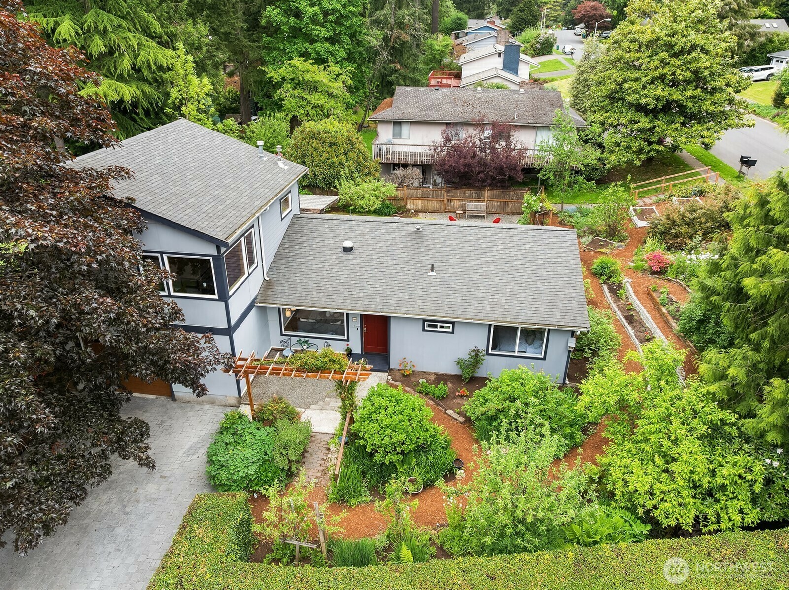 Property Photo: 16630 NE 92nd Street WA 98052