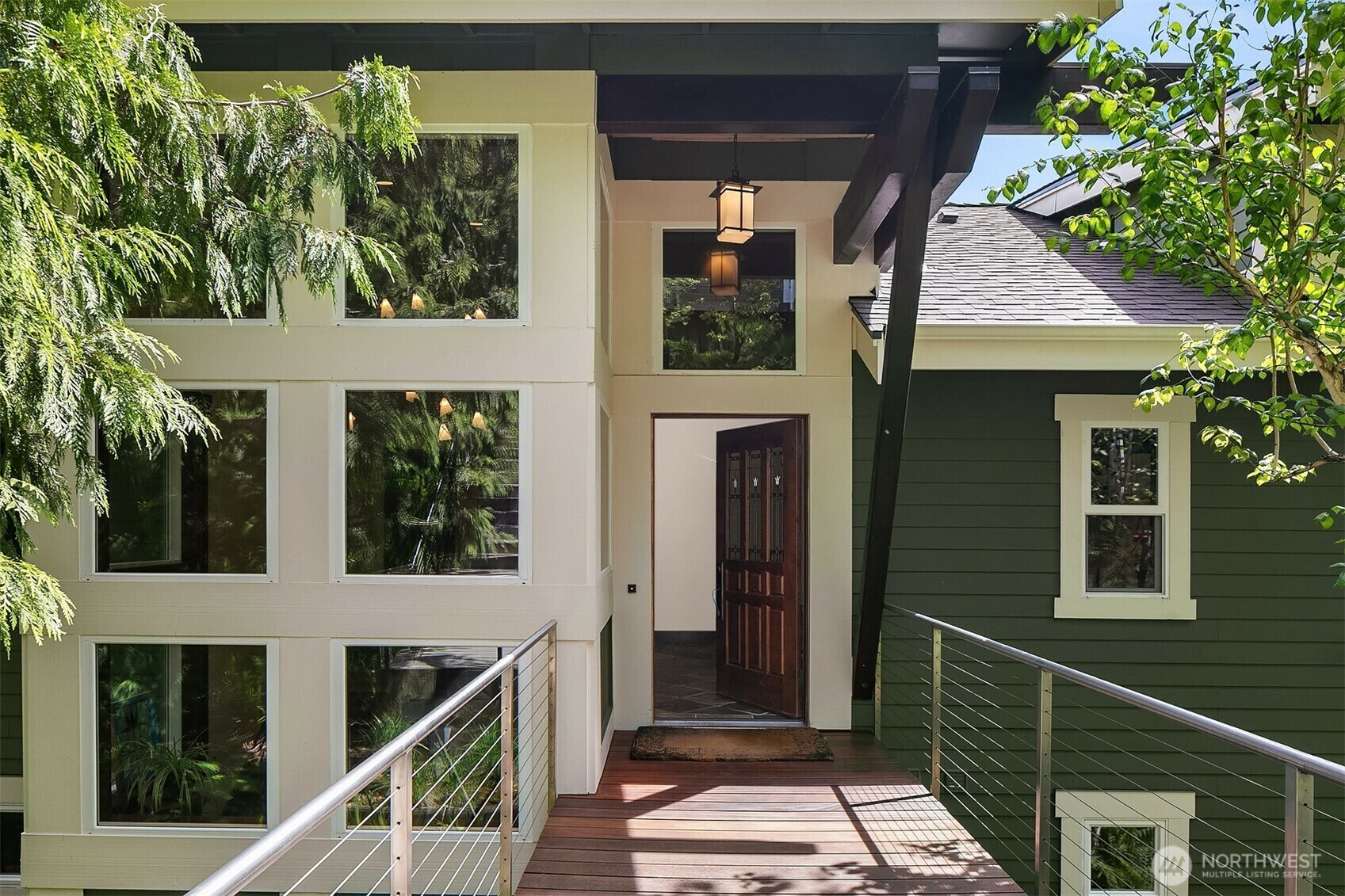 Property Photo: 1624 Mallard Lane WA 98008