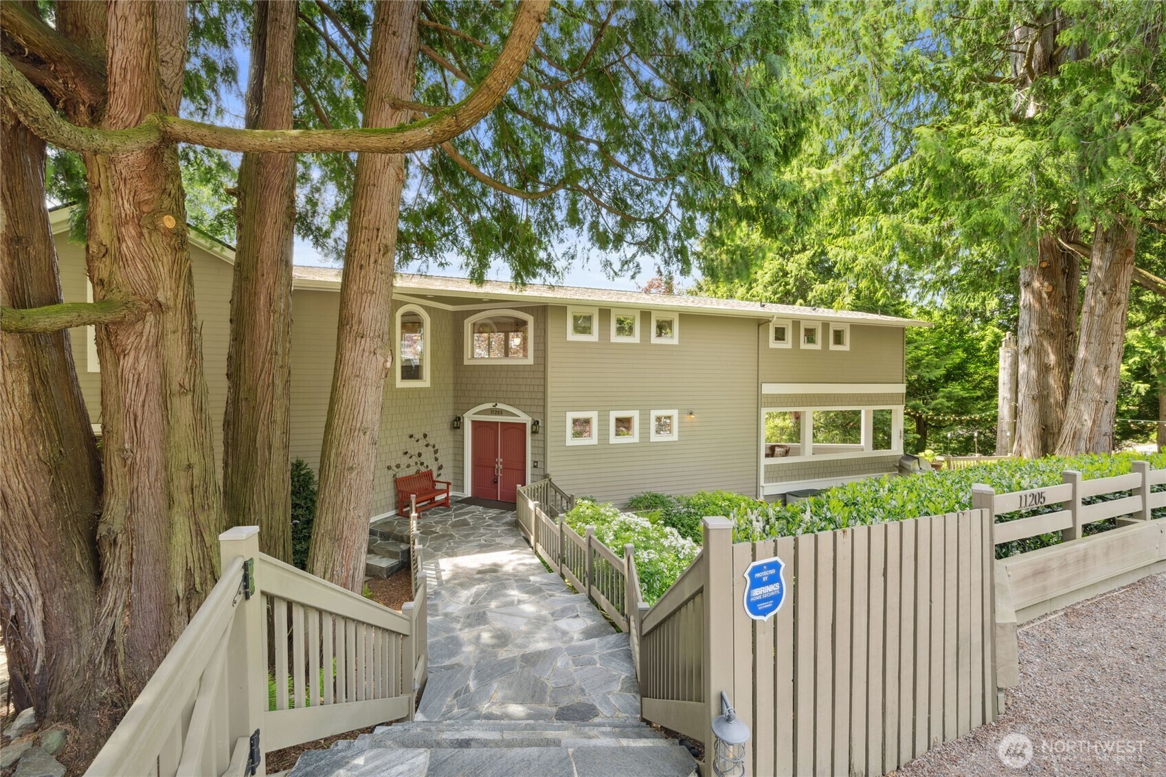 Property Photo: 11205 NE 95th Street WA 98033