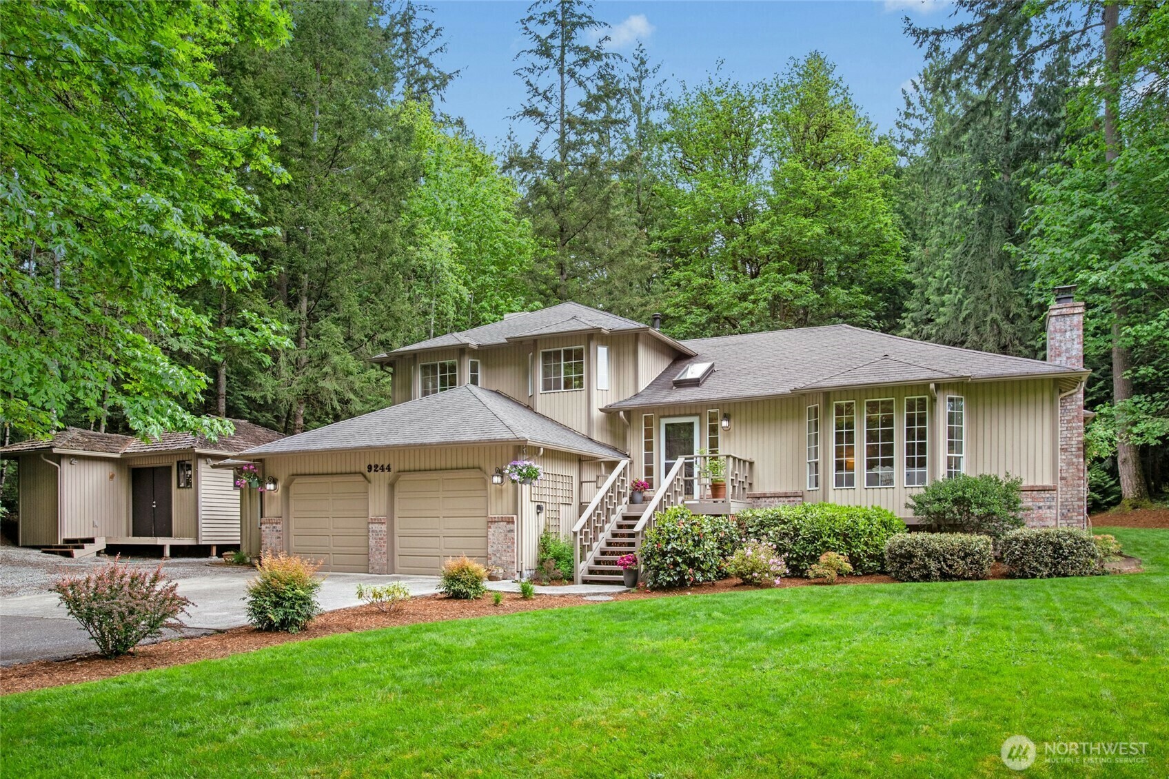 Property Photo: 9244 215th Avenue NE WA 98053