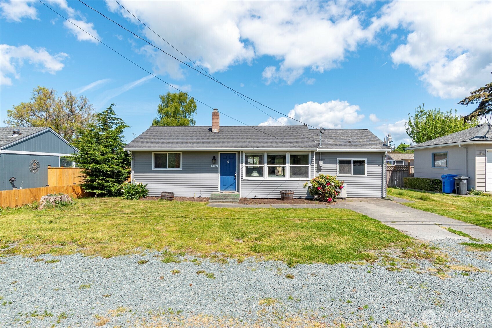 Property Photo: 606 SE 6th Avenue WA 98277