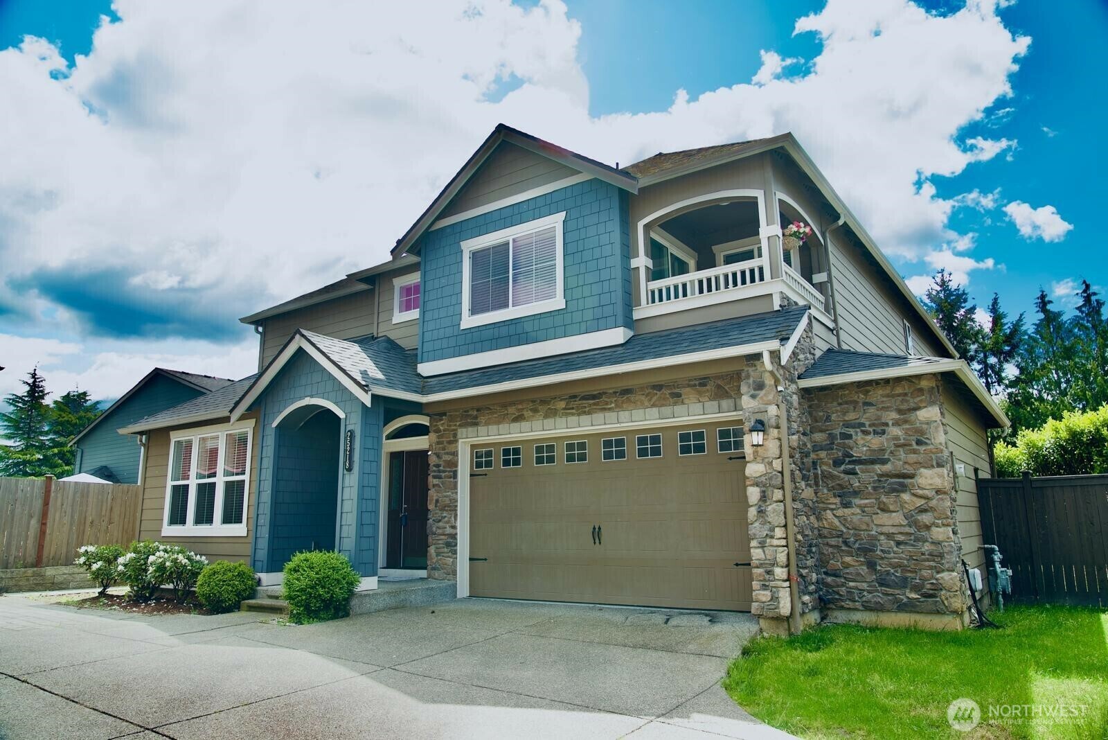 Property Photo: 25218 113th Avenue SE WA 98030