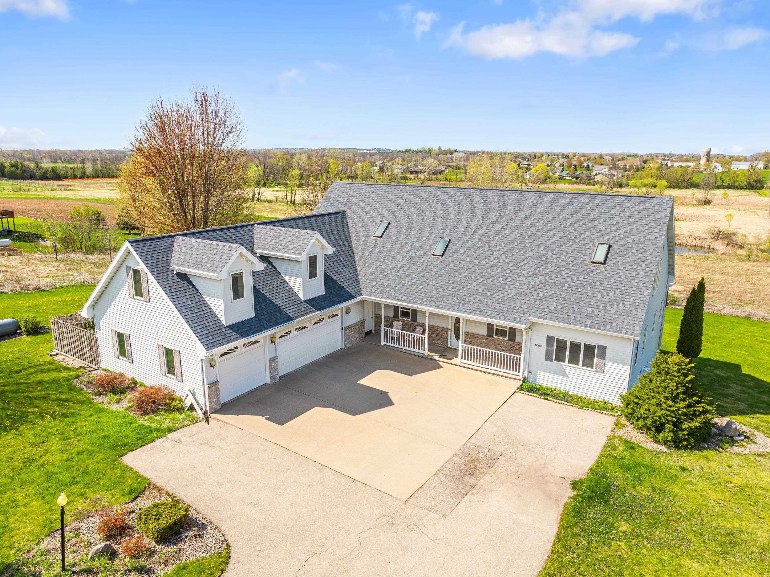 Property Photo: W8924 Spring Road WI 54944