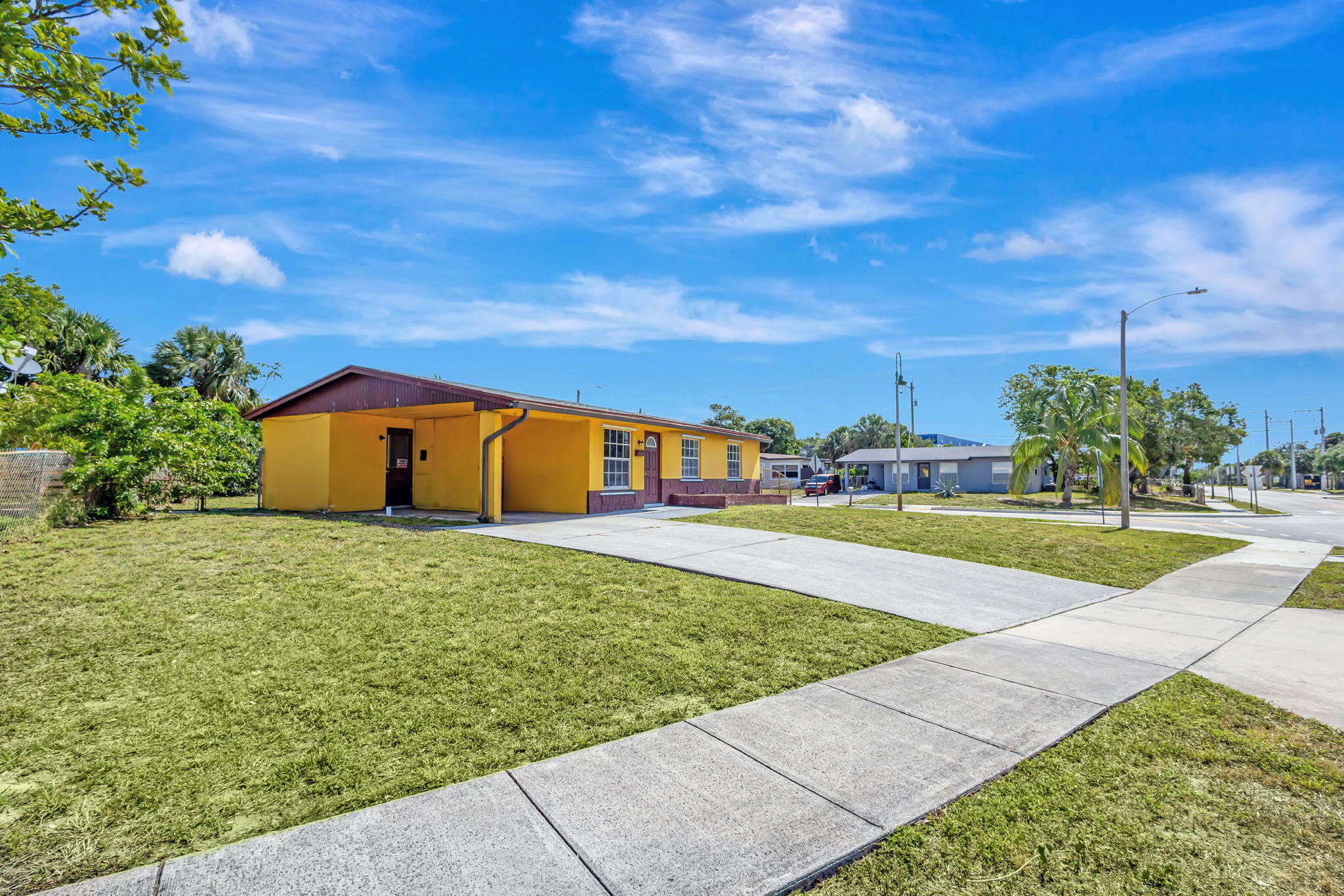 Property Photo: 1500 W 13th Street W FL 33404