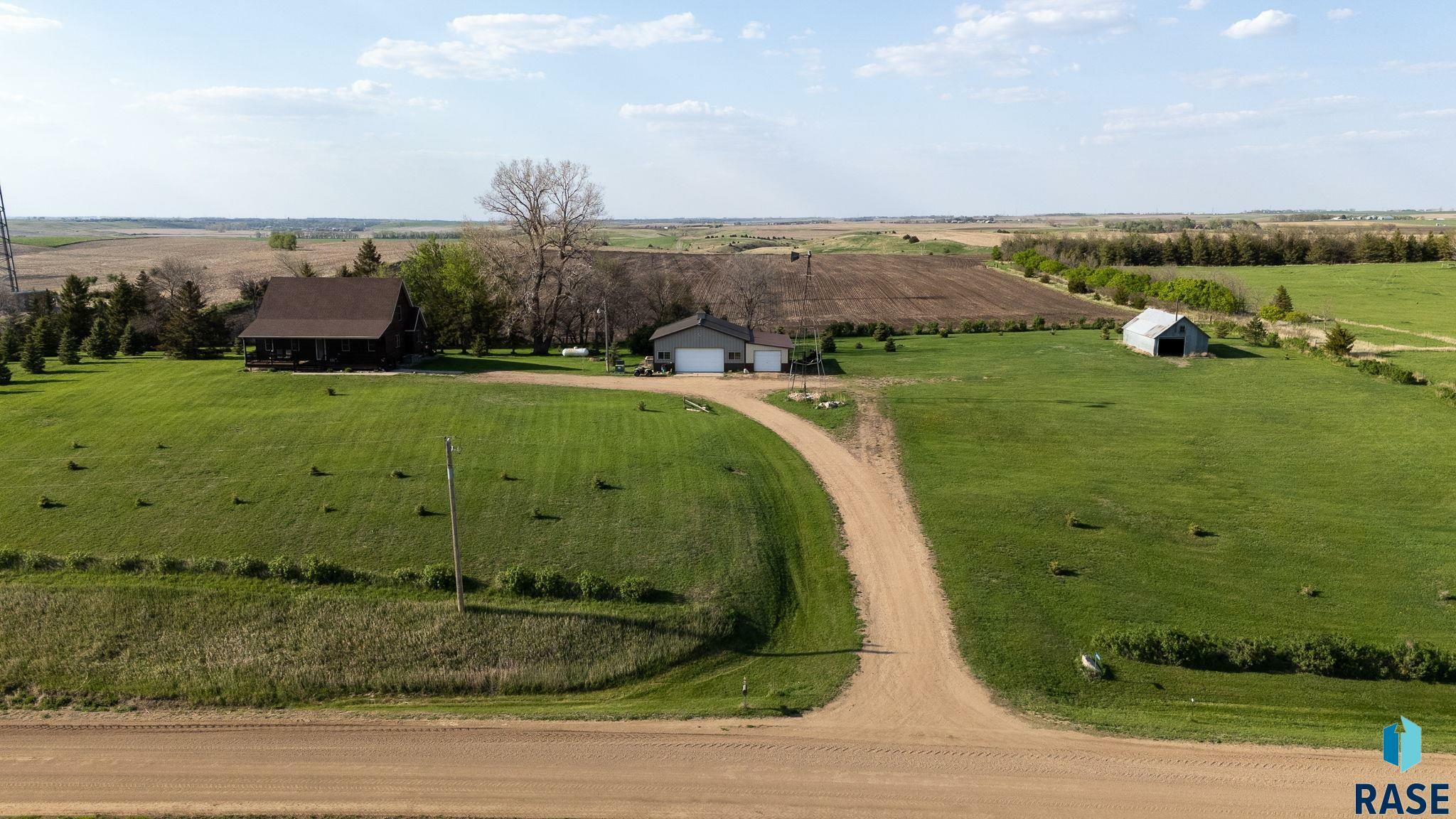 45254 Hawk Dr  Montrose SD 57046 photo