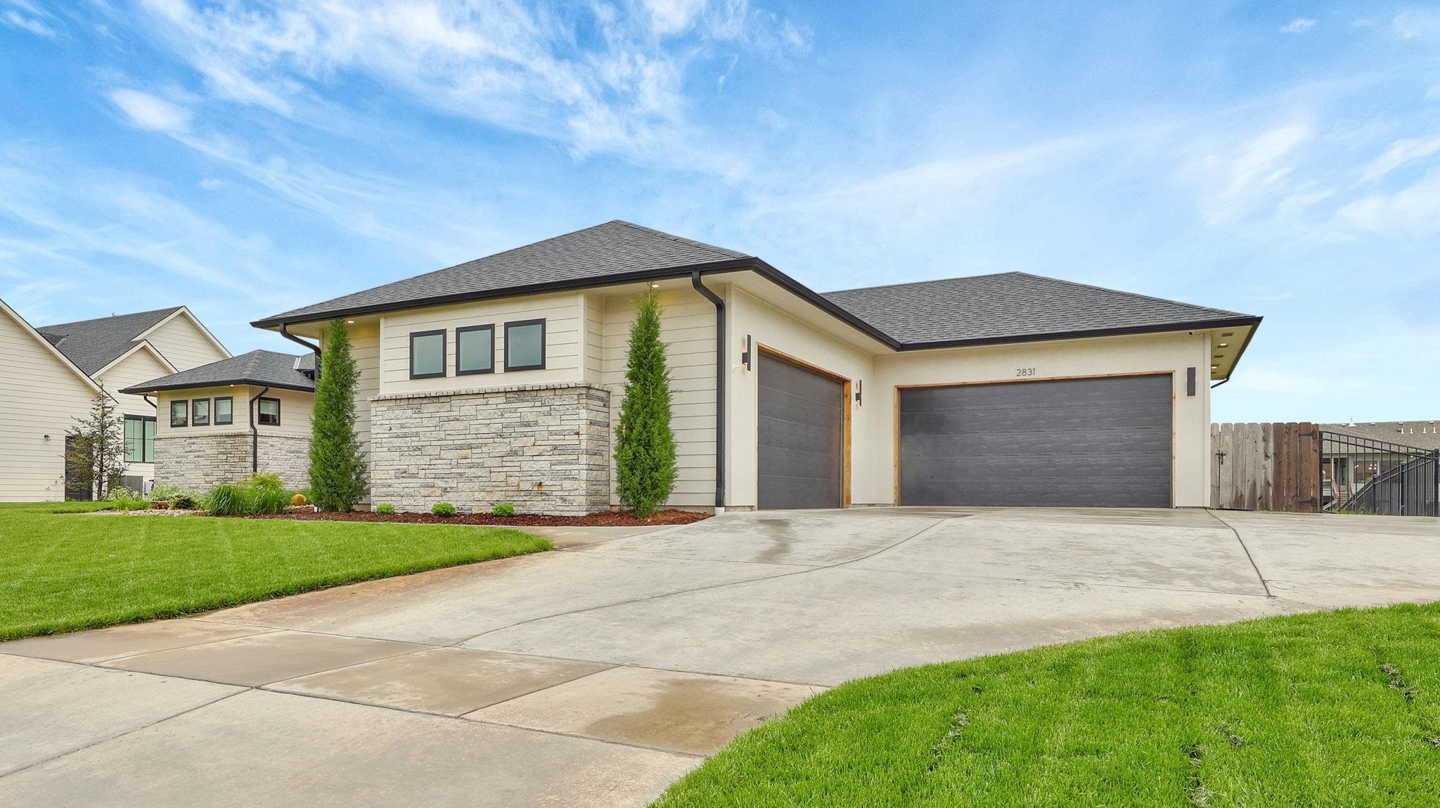 Property Photo: 2831 N Anna Ct KS 67205