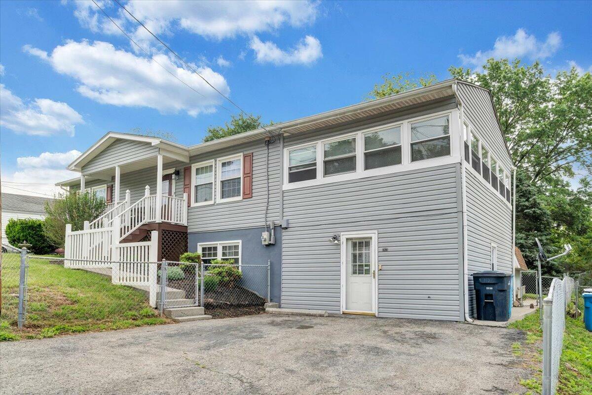 Property Photo: 1921 Clinton Ave SE VA 24013