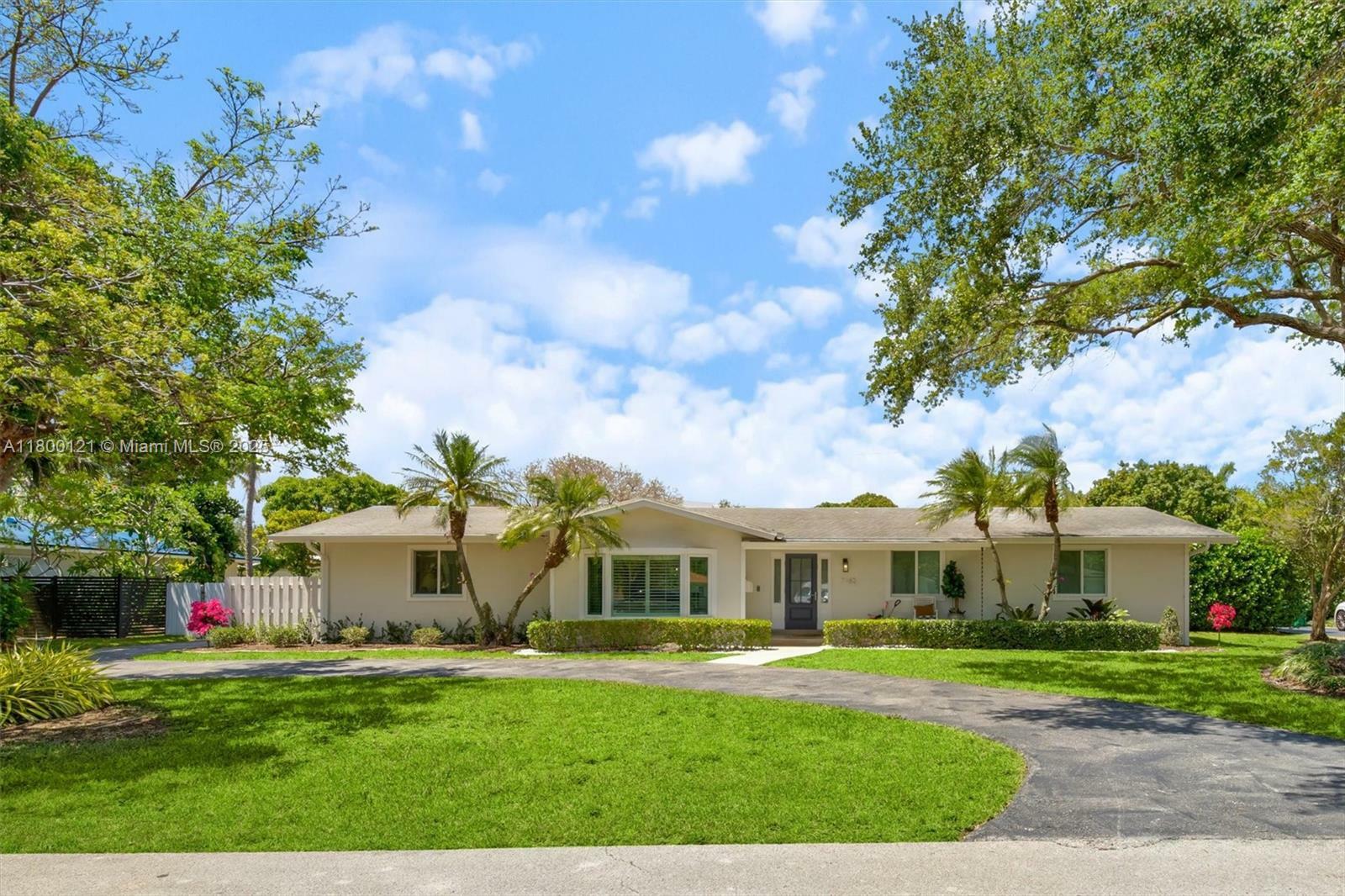 7485 SW 159th Ter  Palmetto Bay FL 33157 photo