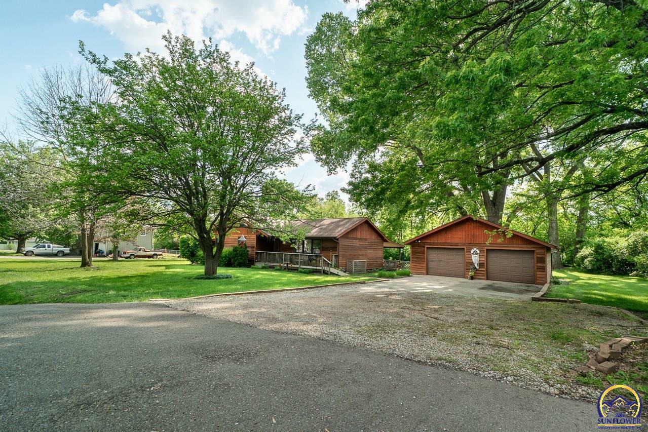 Property Photo: 4311 NW Westgate Rd KS 66618