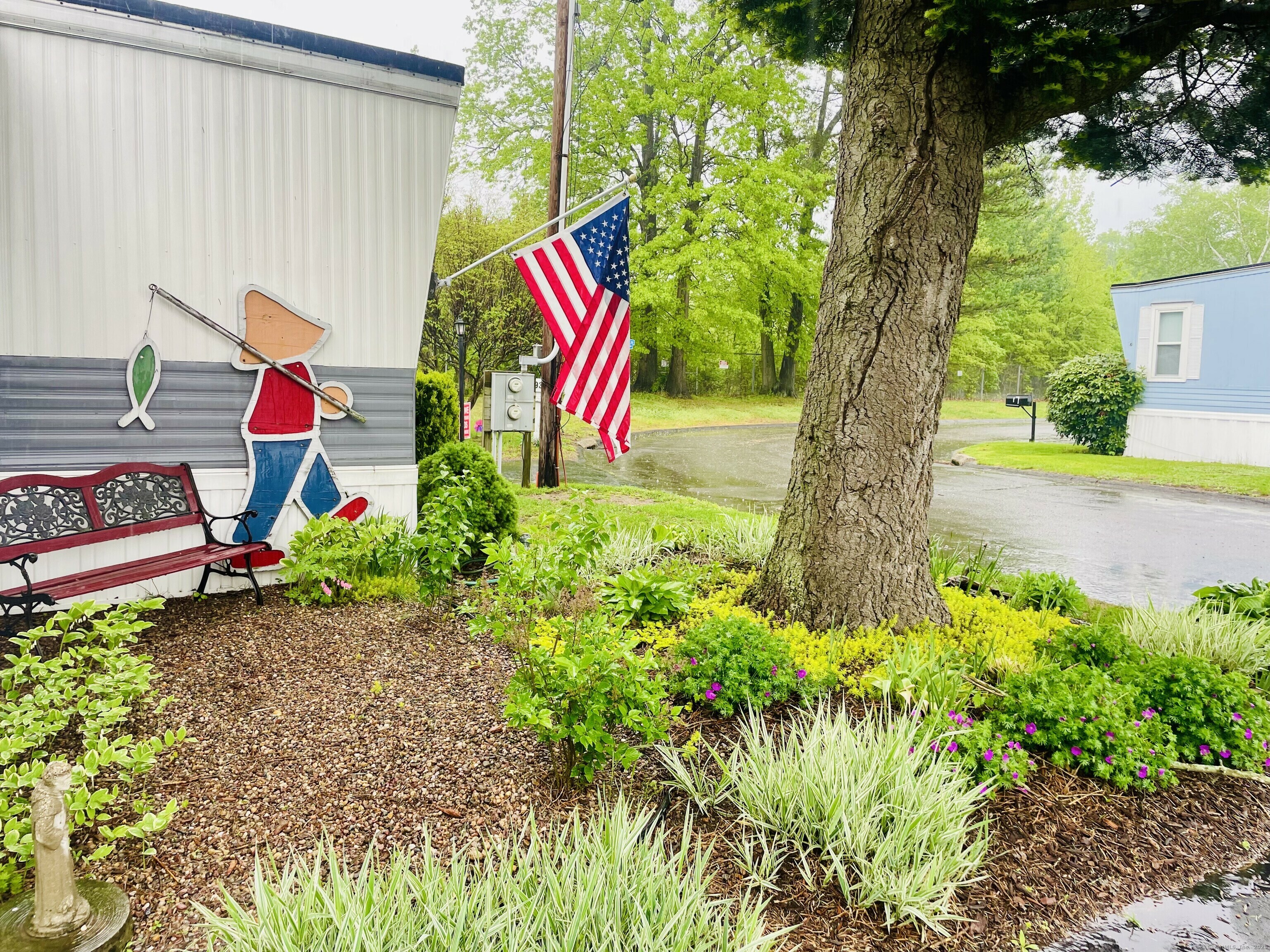 Property Photo: 91 Shawnee Road CT 06118