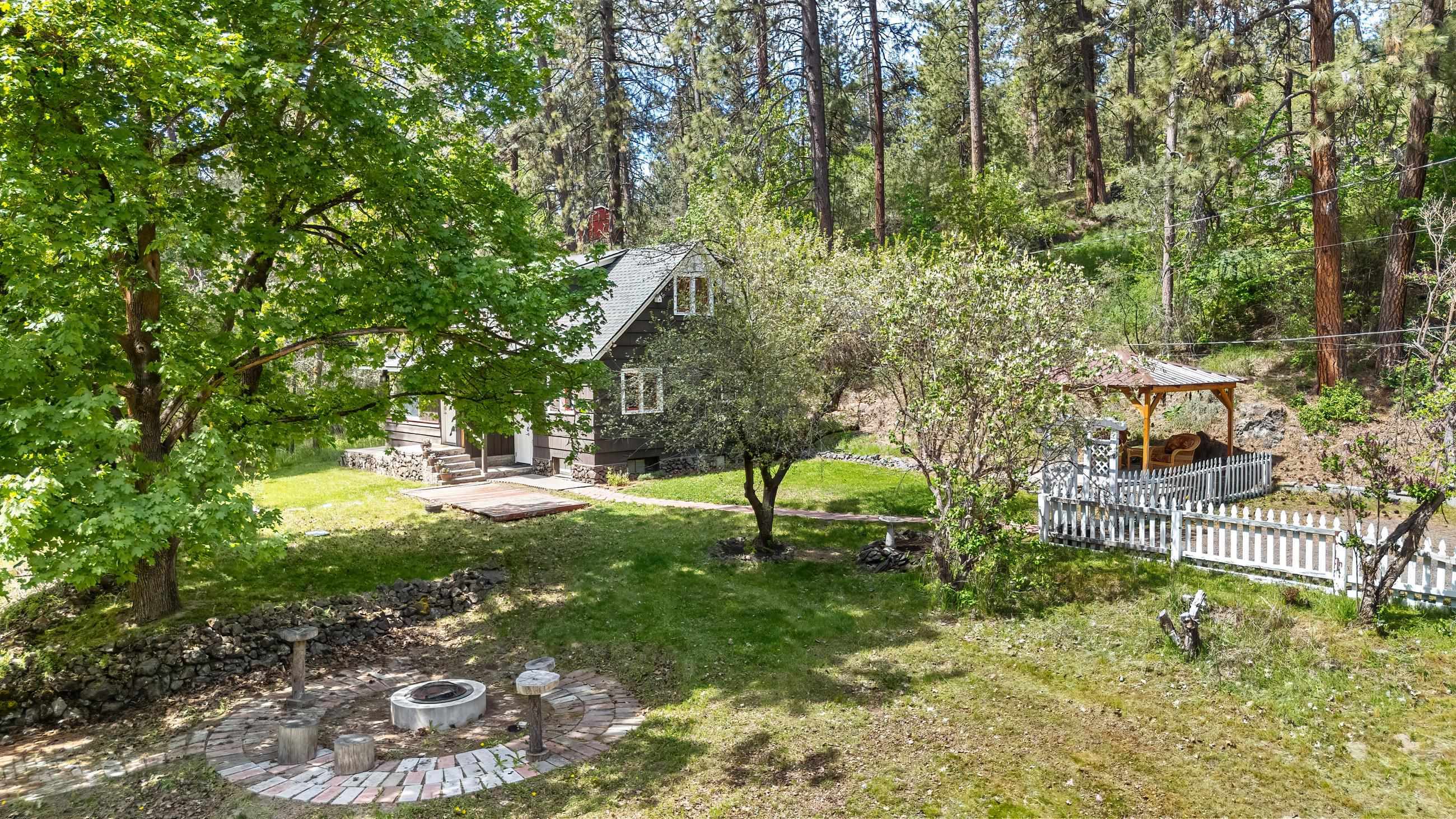 Property Photo: 4003 W Fountain Ave WA 99224