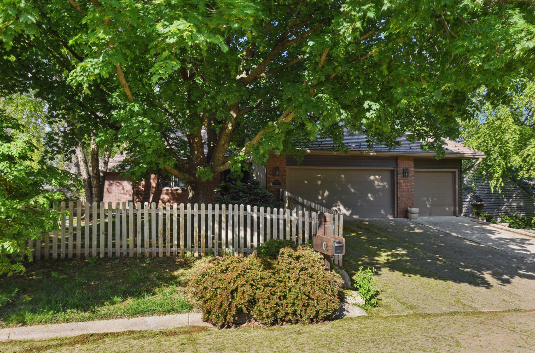 Property Photo: 808 Ironwood Court IA 51503