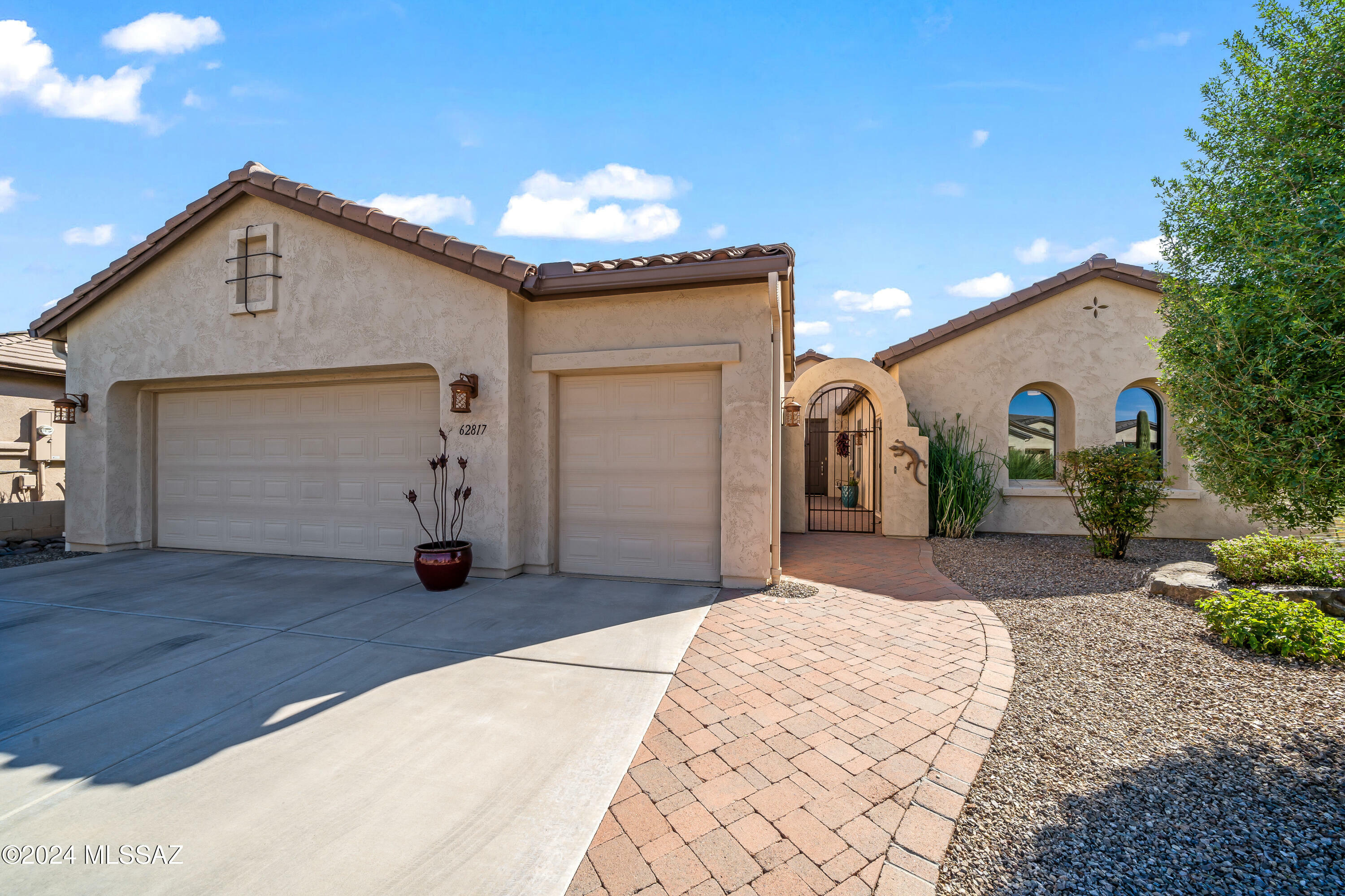 Property Photo: 62817 E Sandlewood Road AZ 85739