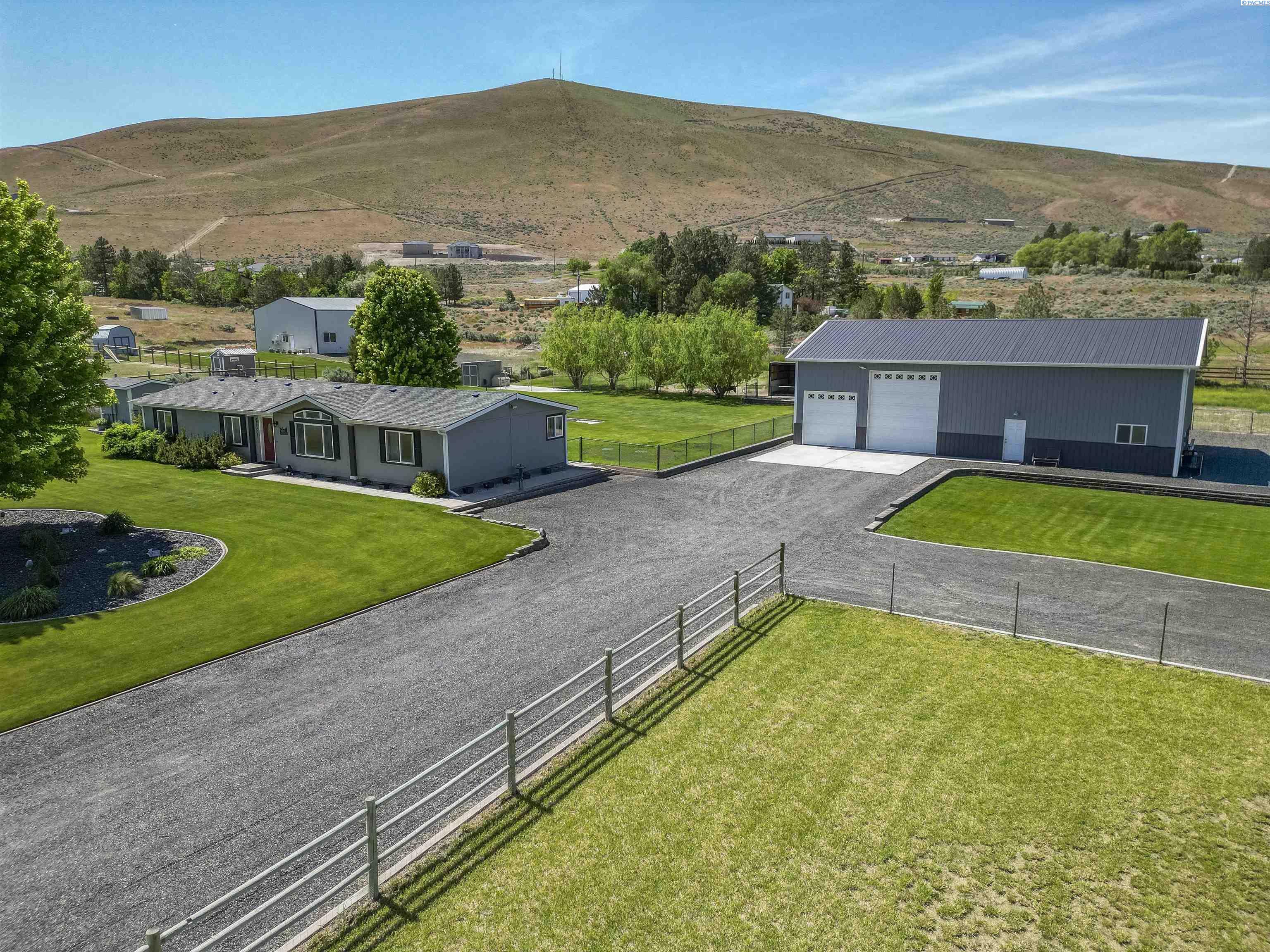 Property Photo: 57404 N 385 Prne WA 99320
