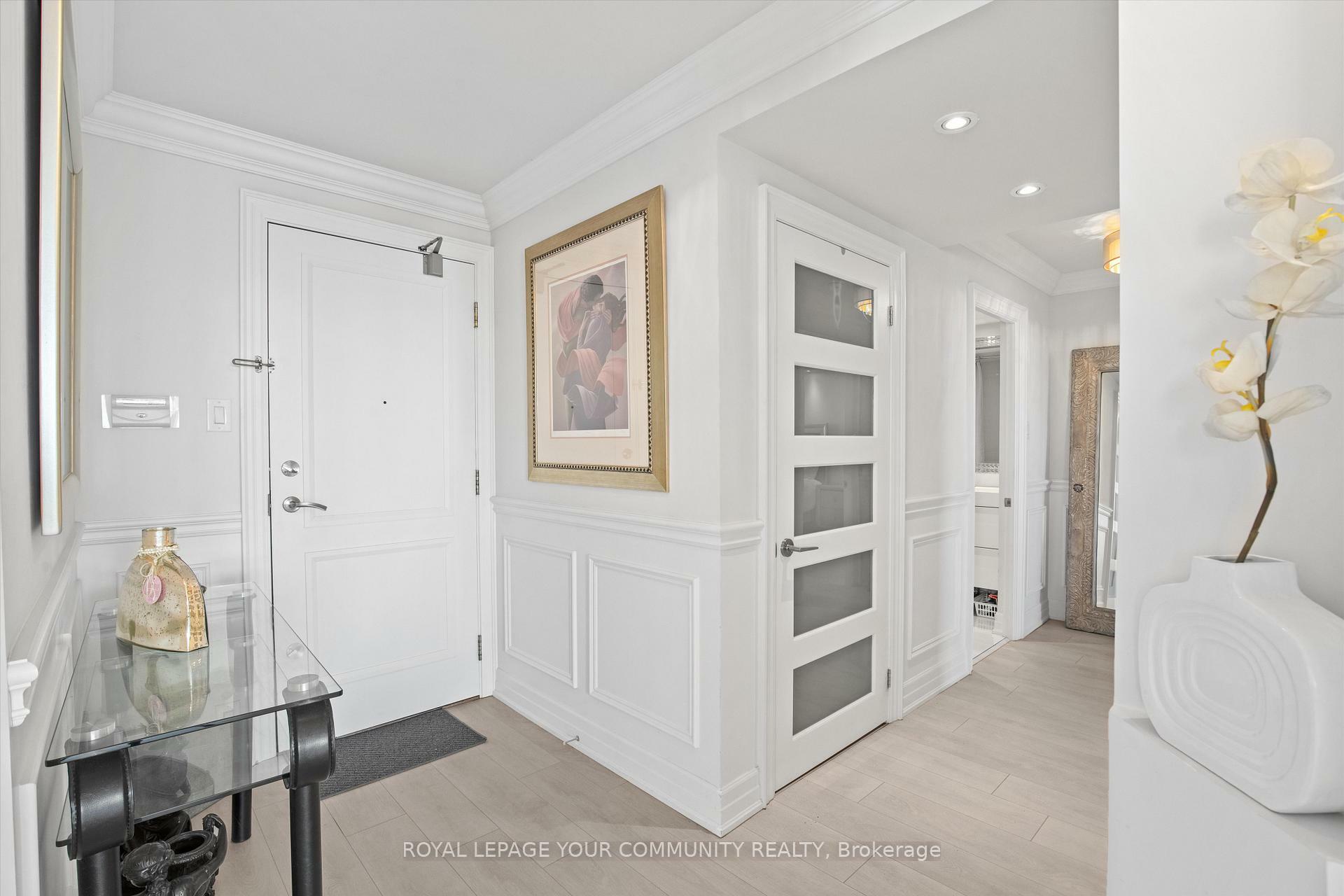 Property Photo:  7420 Bathurst Street 503  ON L4J 6X4 