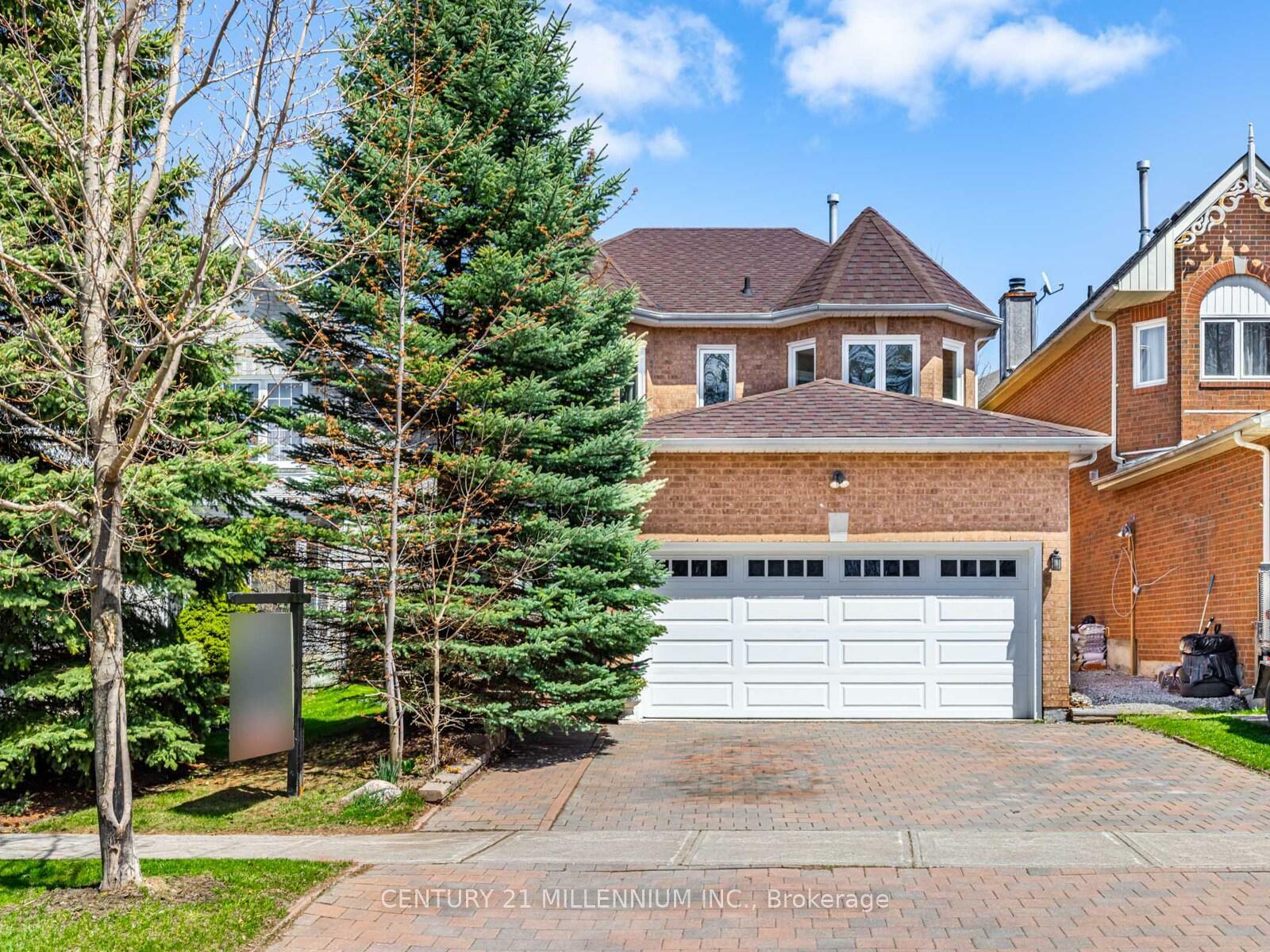 Property Photo: 129 Chiswick Crescent ON L4G 6P1