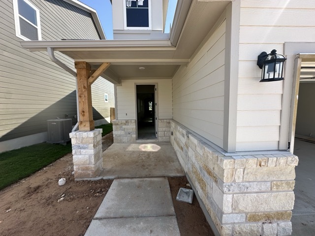 Property Photo: 240 Denali Way TX 78620