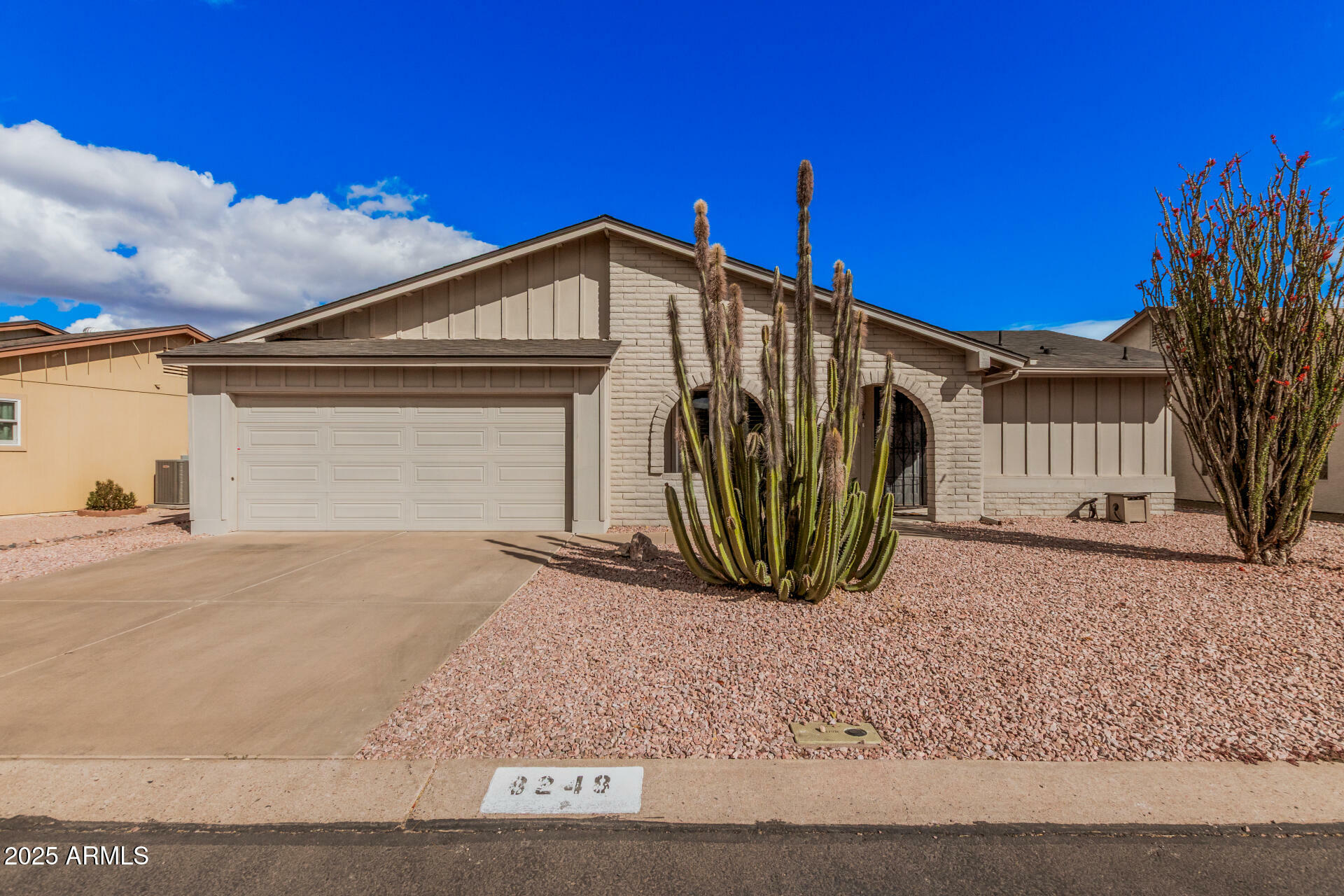 Property Photo: 8248 E Emelita Avenue AZ 85208
