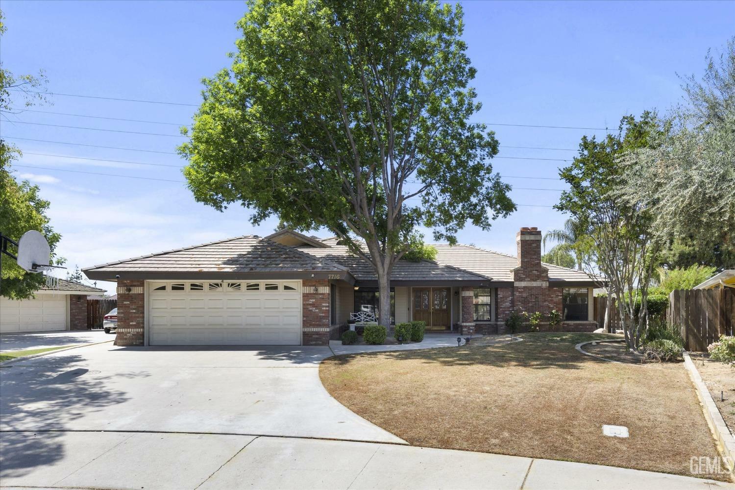 Property Photo:  7716 Canfield Court  CA 93308 