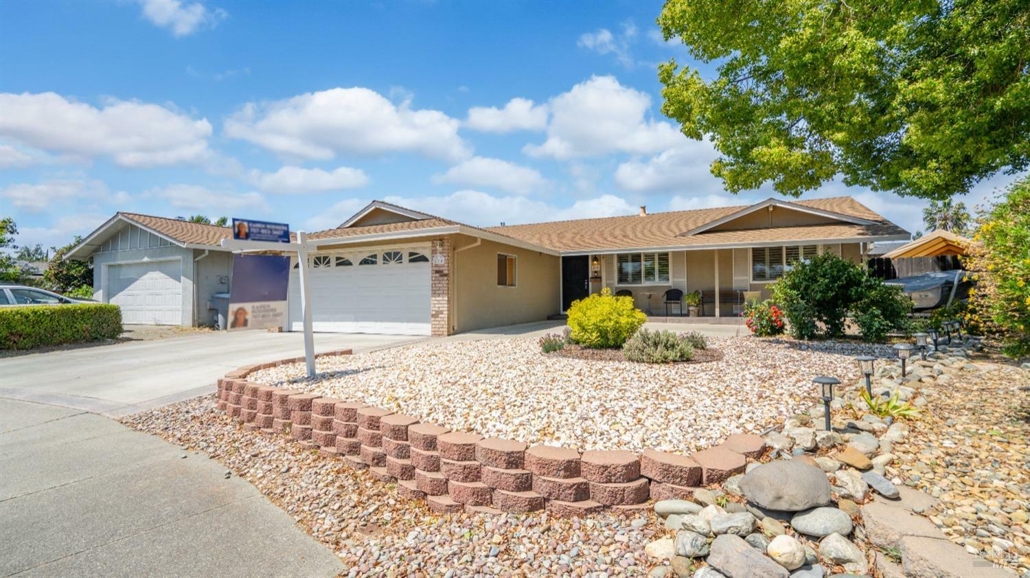 Property Photo: 214 Arrowhead Drive CA 95687