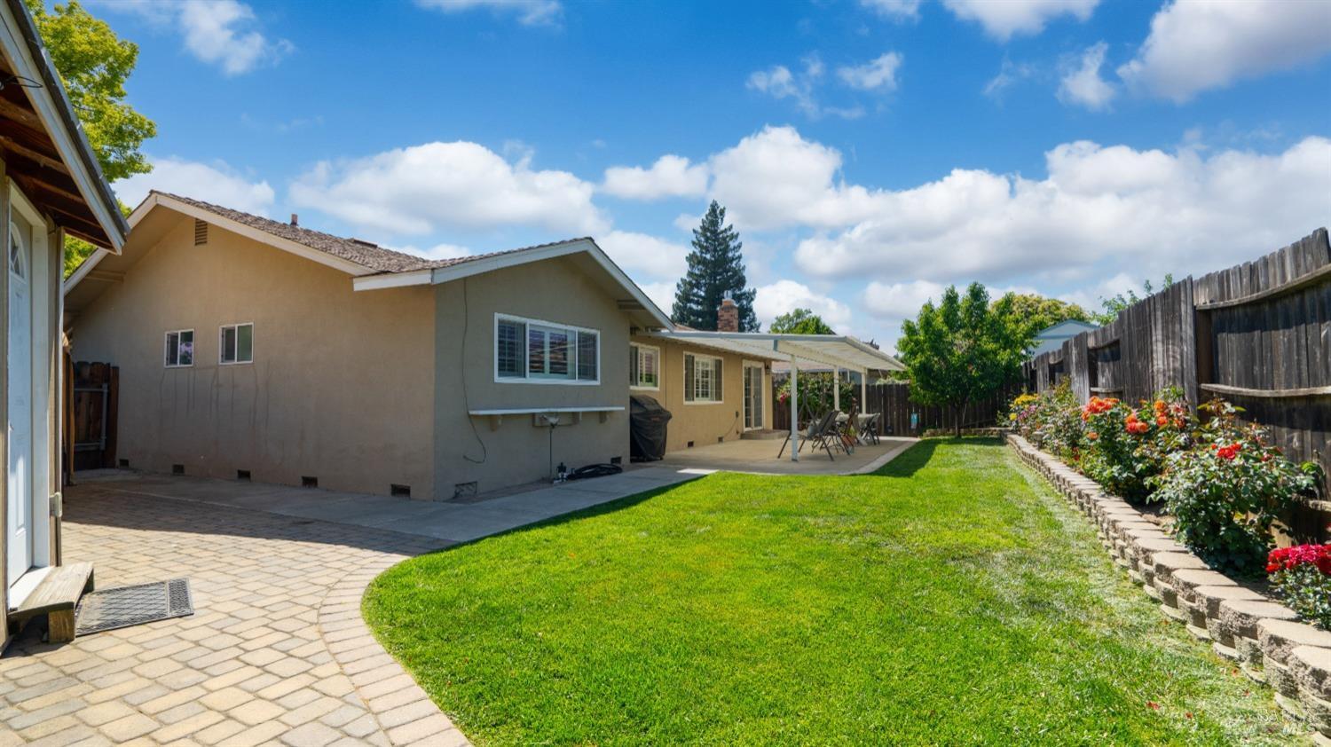 Property Photo: 214 Arrowhead Drive CA 95687