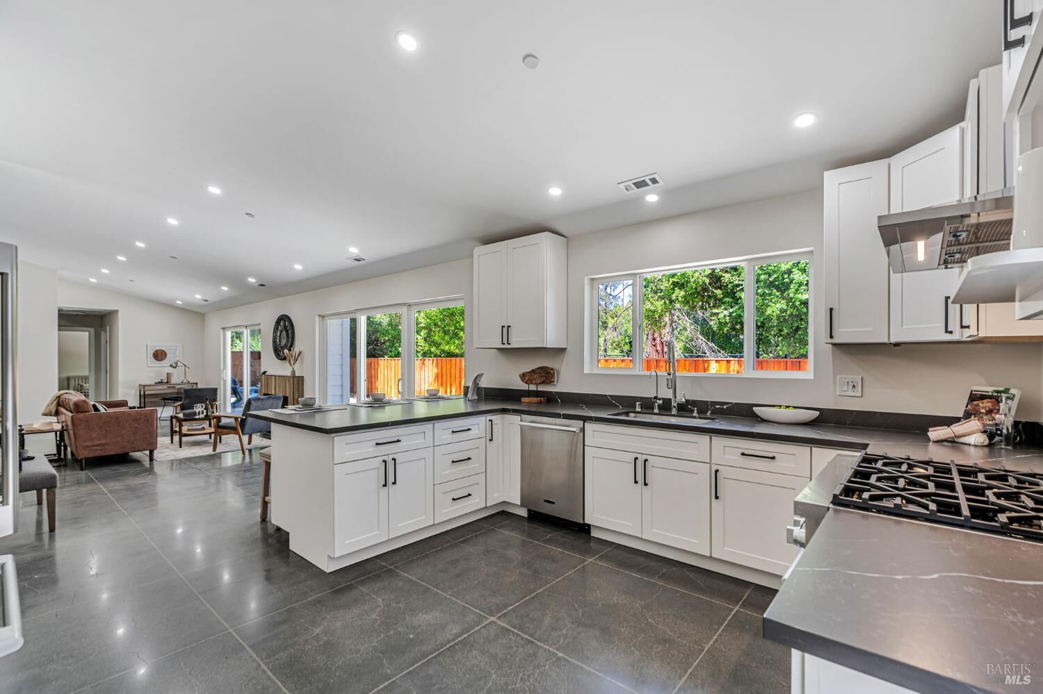 Property Photo:  140 Lobo Vista  CA 94947 