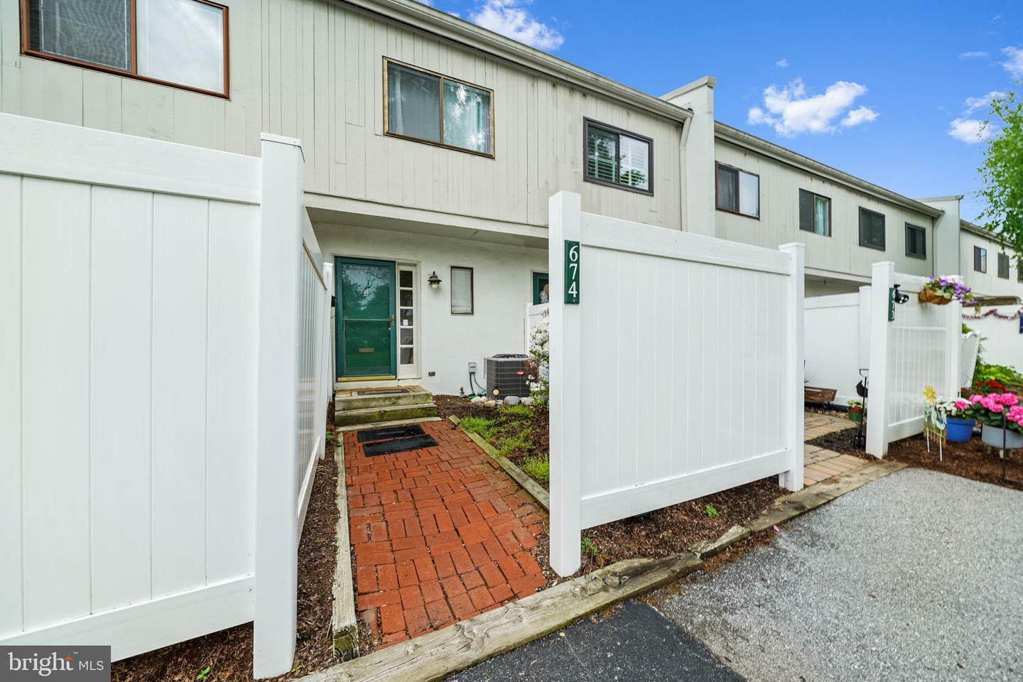 Property Photo: 674 Summit House 674 PA 19382