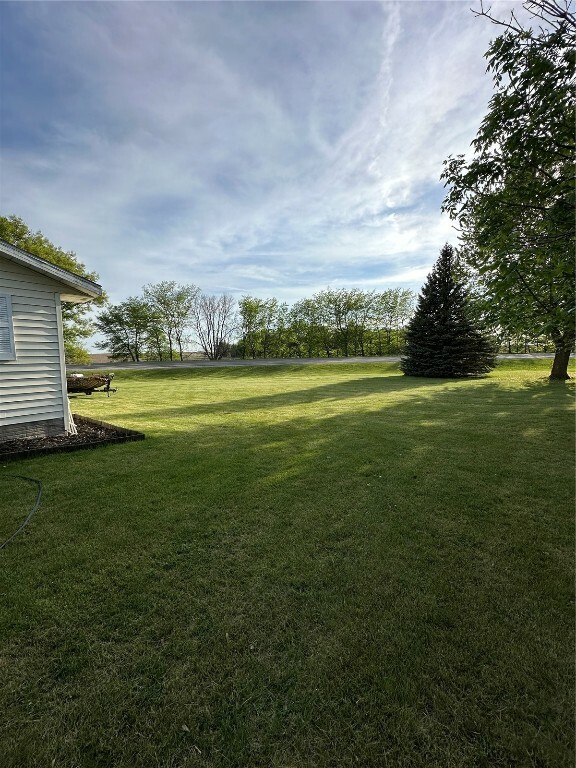 906 W 18th Street  Vinton IA 52349 photo