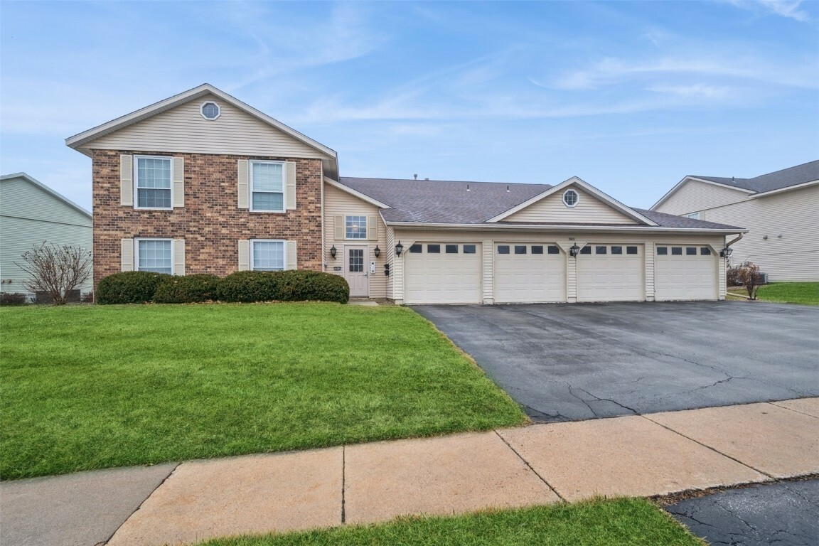 3912 Summerfield Lane NE C  Cedar Rapids IA 52402 photo