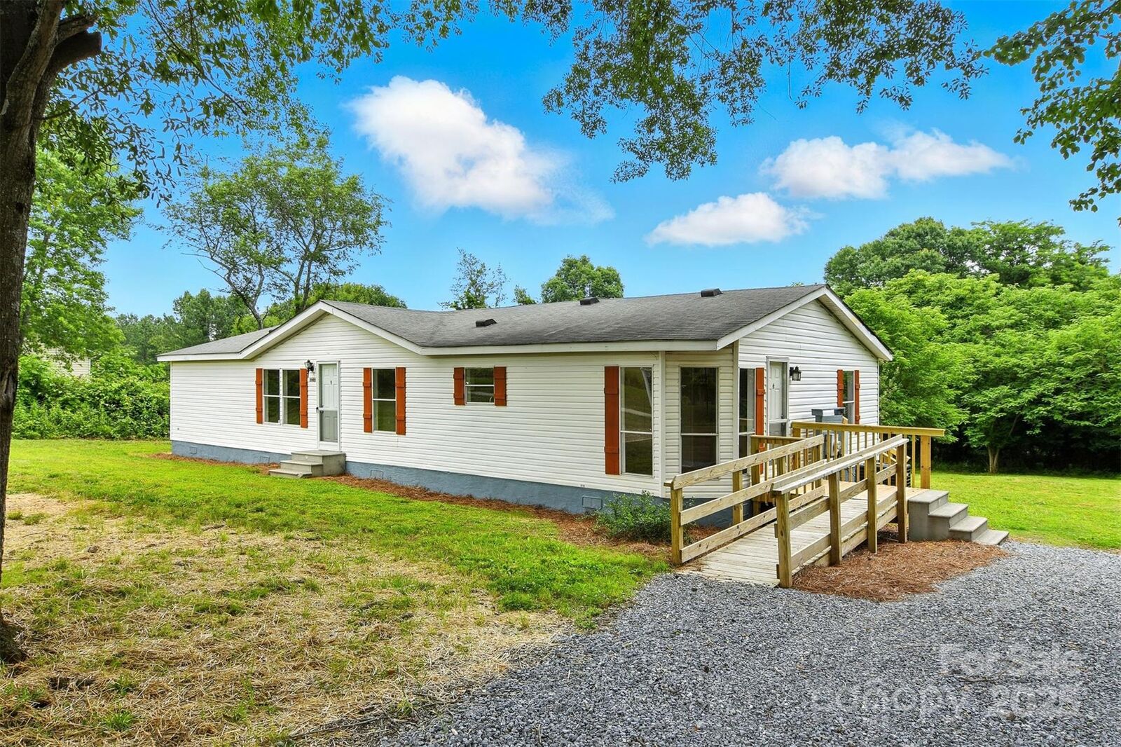 Property Photo: 2002 Kingston Road NC 28150
