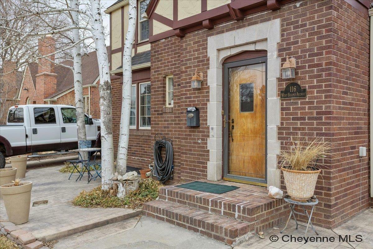Property Photo: 116 W 2nd Ave WY 82001