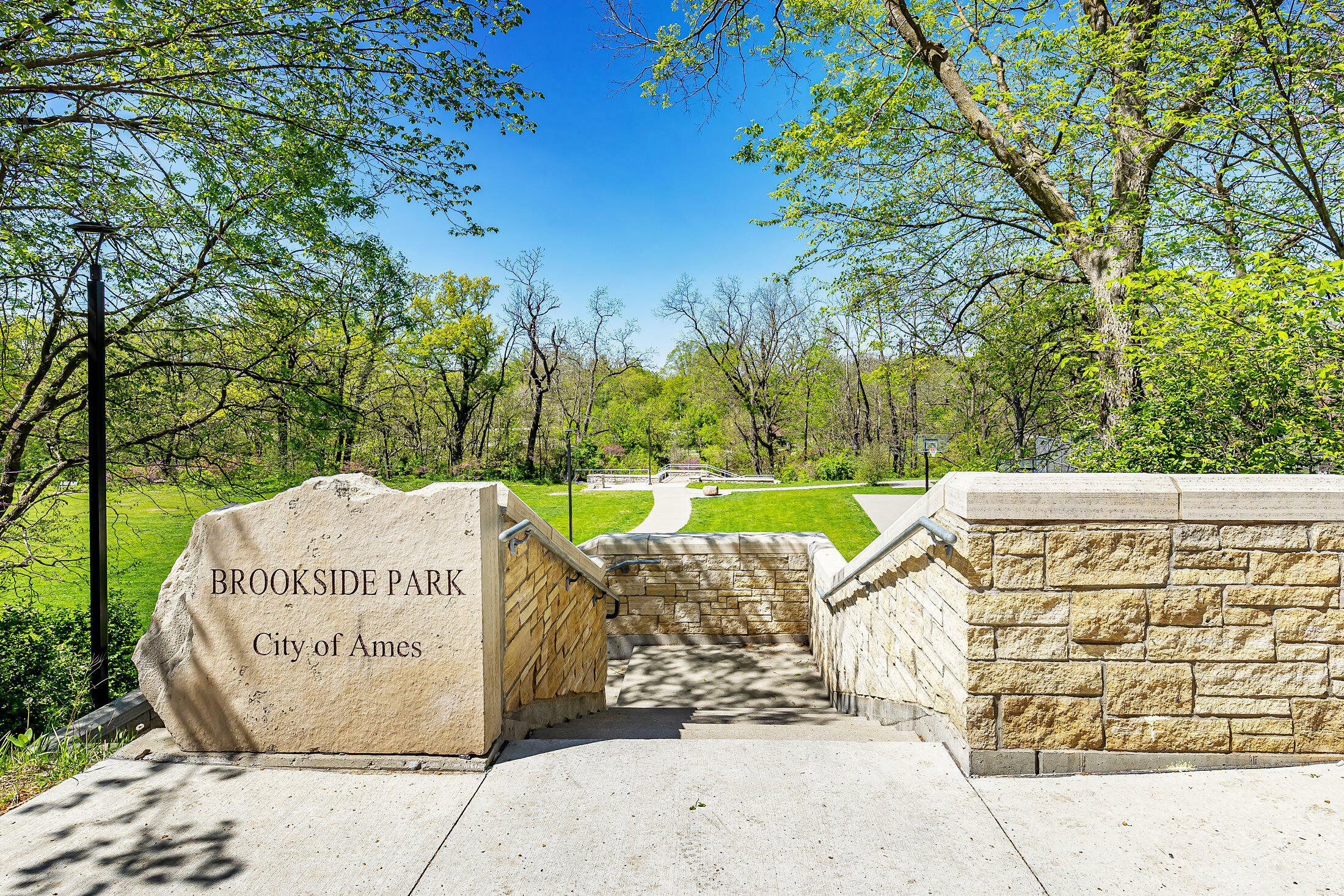 Property Photo: 816 Brookridge Avenue IA 50010