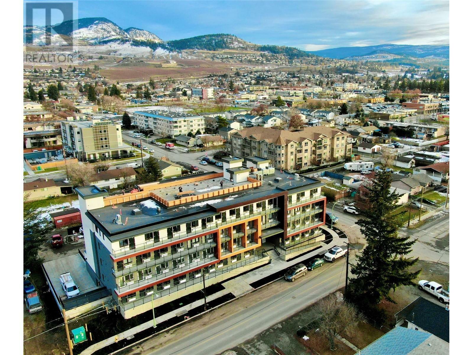 Property Photo:  345 Dougall Rd N Road Ph16  BC V1X 0A8 