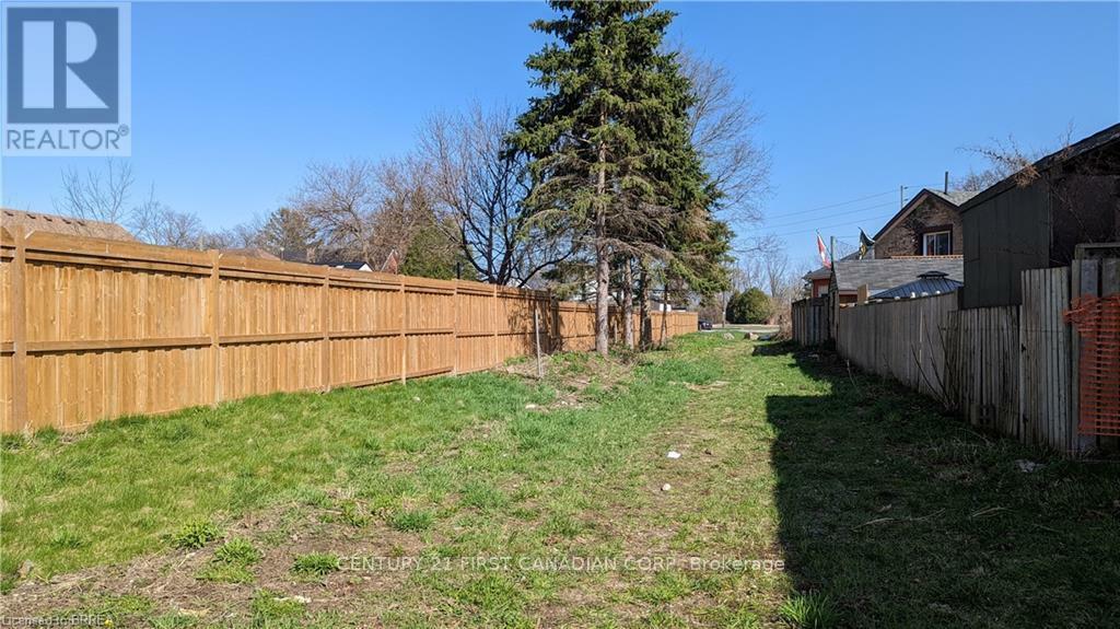 Property Photo:  15 St. Paul Avenue  ON N3T 4E5 