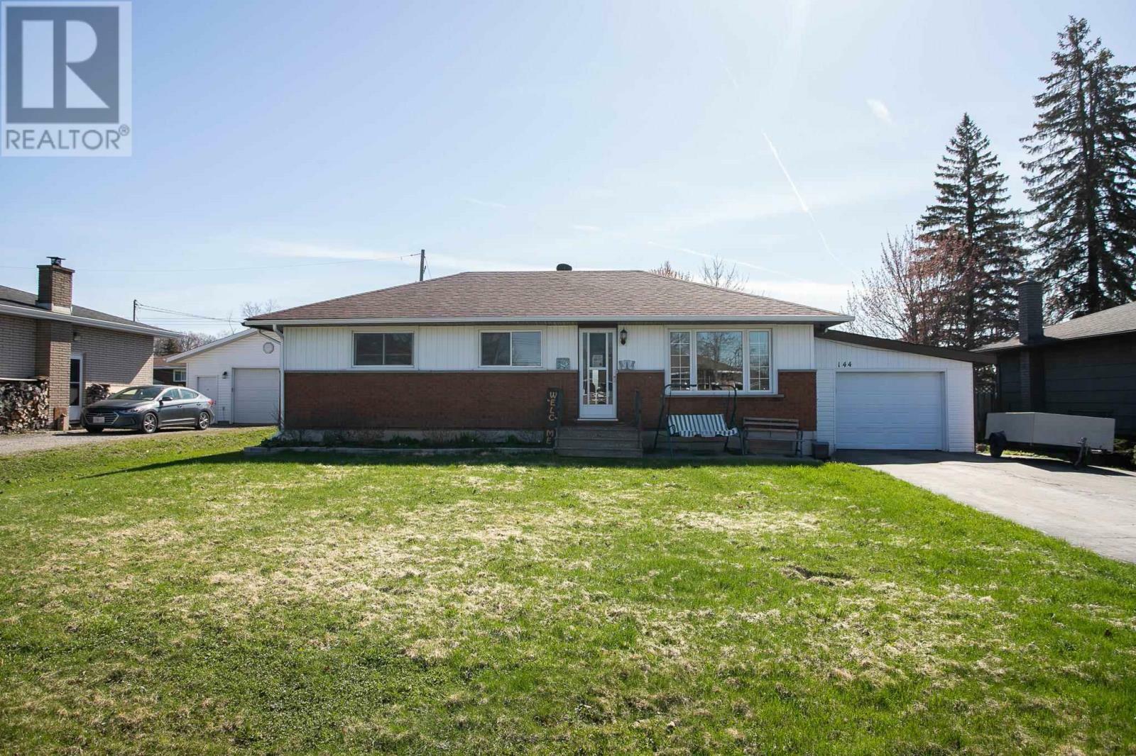 Property Photo: 144 Boehmer Blvd ON P6B 5B9