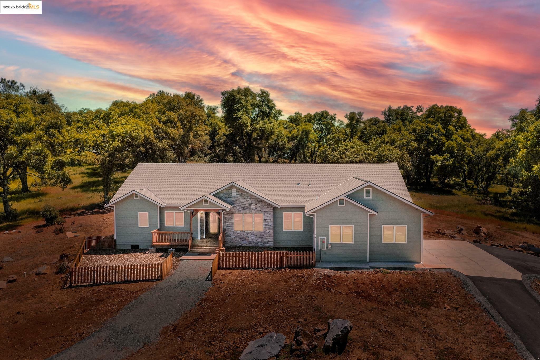 Property Photo: 11650 Hemphill Lane CA 95370