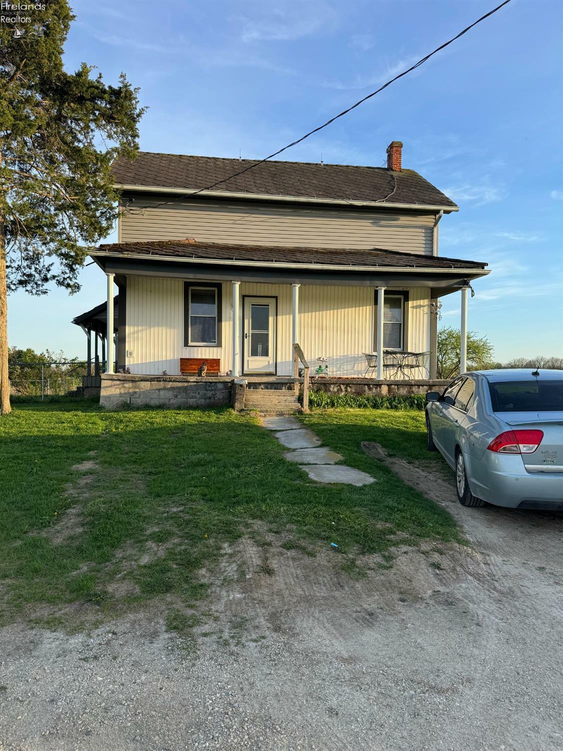Property Photo: 3910 W State Route 12 OH 44841